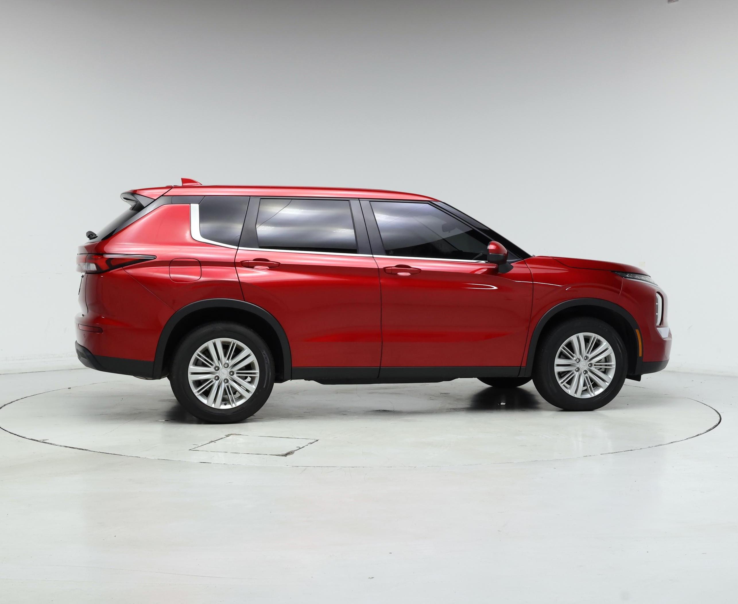 Thumbnail: 2024 Mitsubishi Outlander - 7