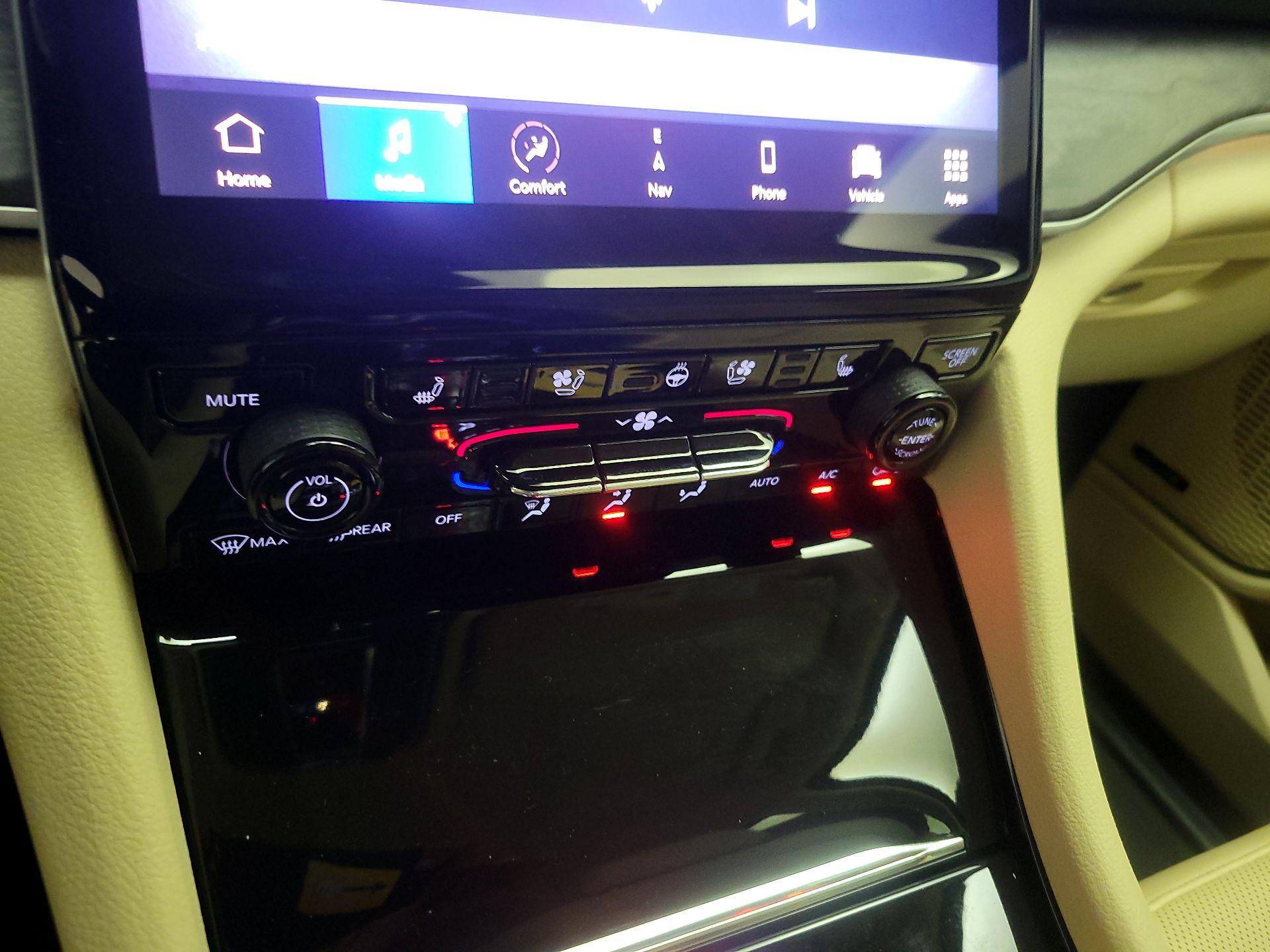 Thumbnail: 2022 Jeep Grand Cherokee - 17