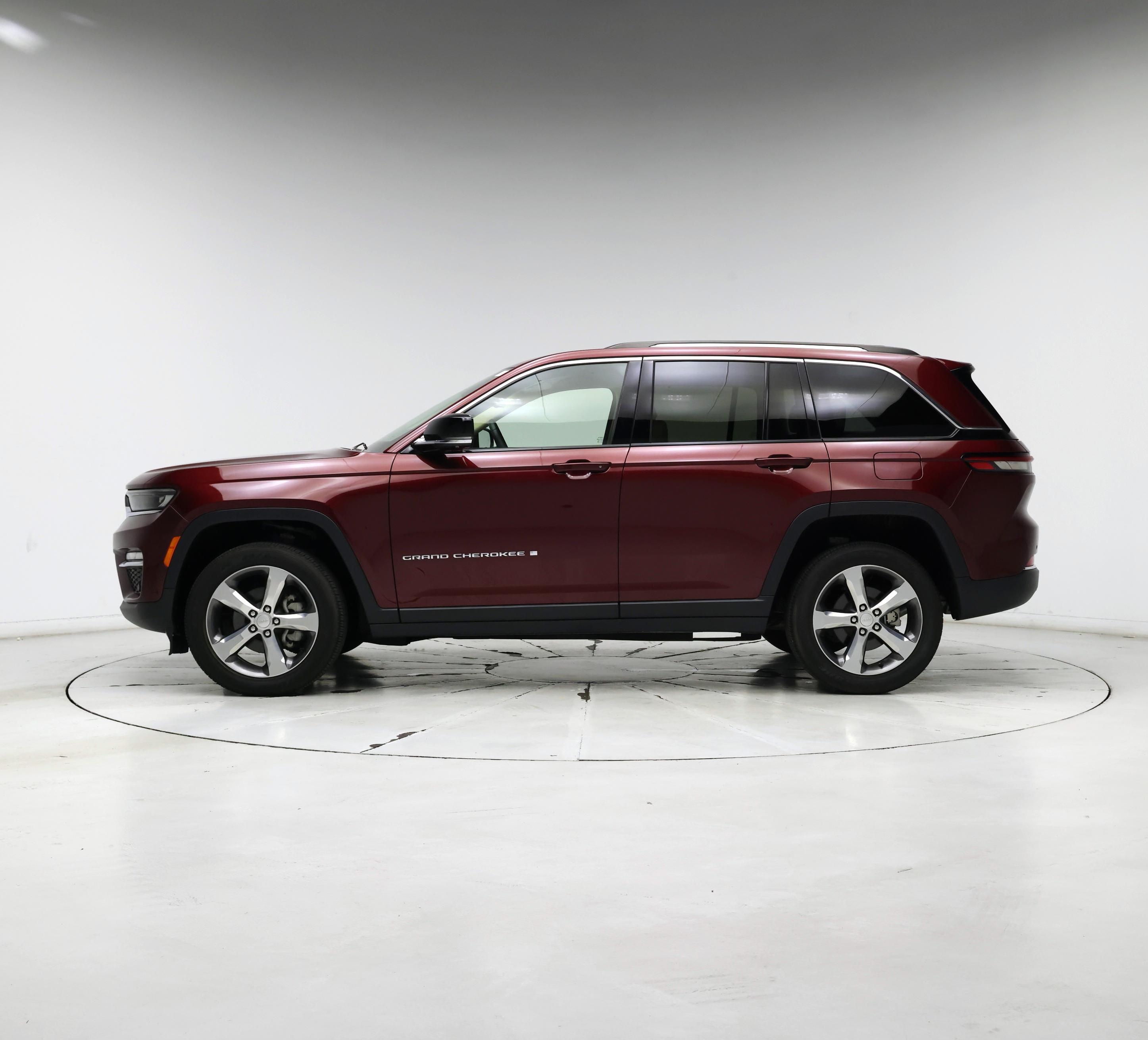 Thumbnail: 2022 Jeep Grand Cherokee - 3
