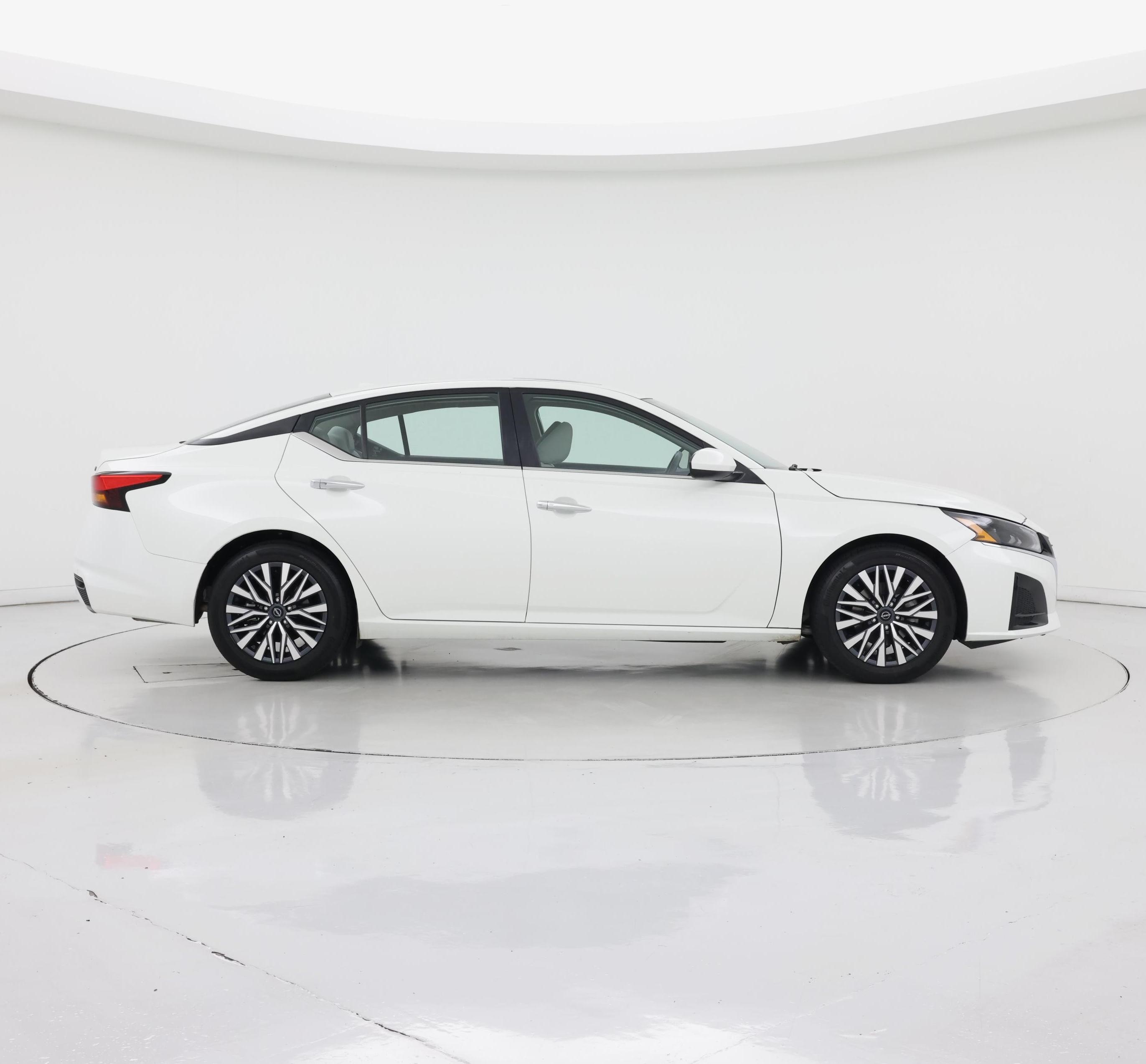 Thumbnail: 2023 Nissan Altima - 7
