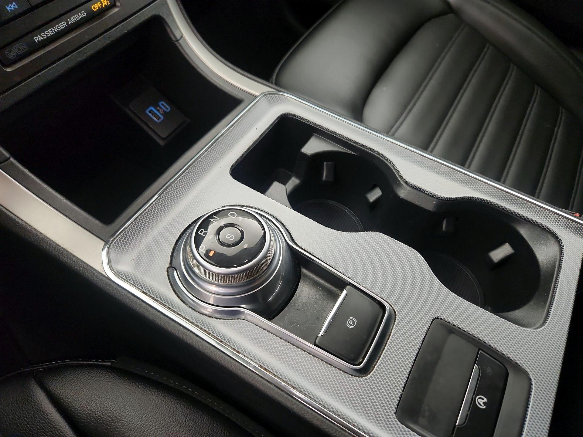 Thumbnail: 2021 Ford Edge - 17