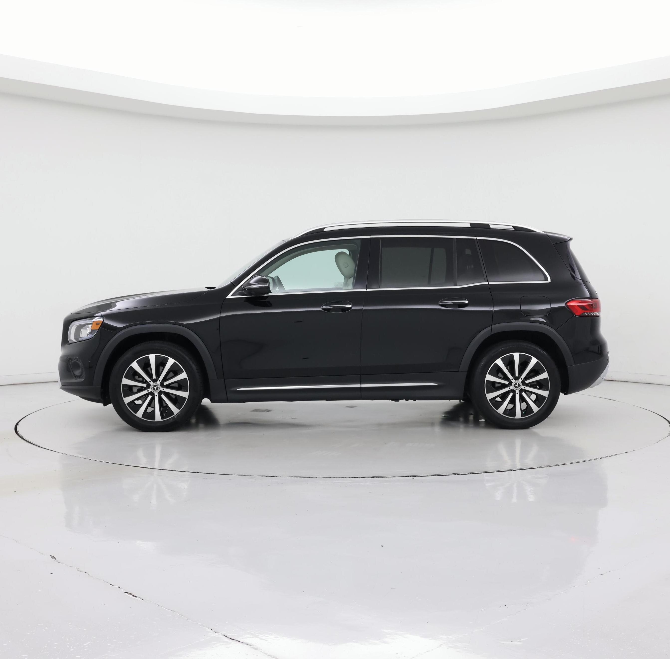 Thumbnail: 2023 Mercedes-Benz GLB - 3