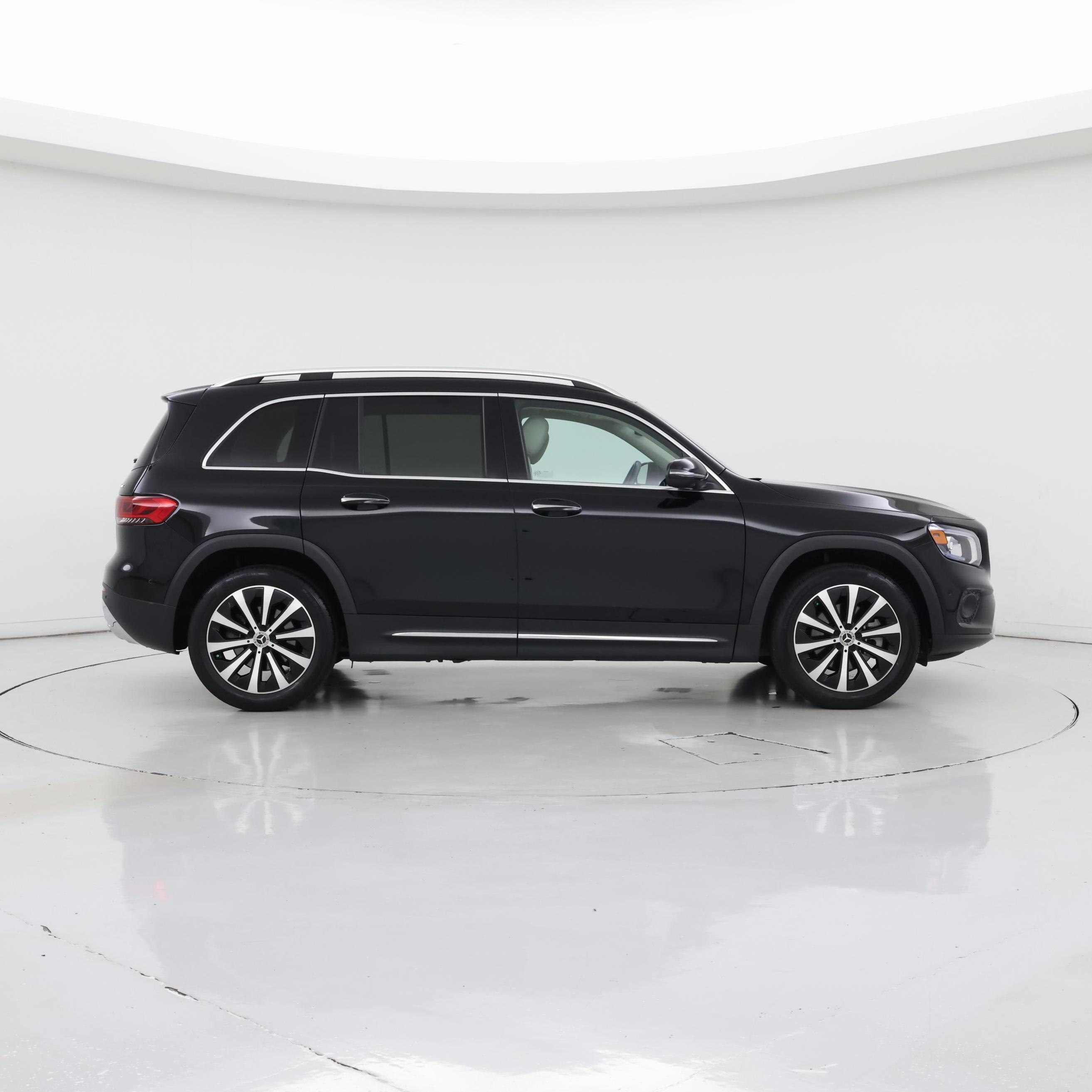 Thumbnail: 2023 Mercedes-Benz GLB - 7