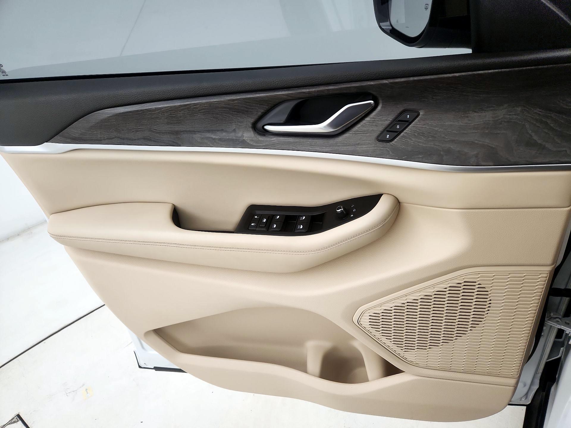 Thumbnail: 2024 Jeep Grand Cherokee L - 12