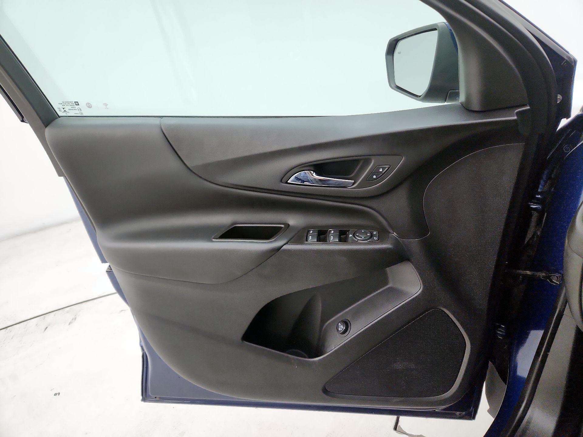 Thumbnail: 2022 Chevrolet Equinox - 12