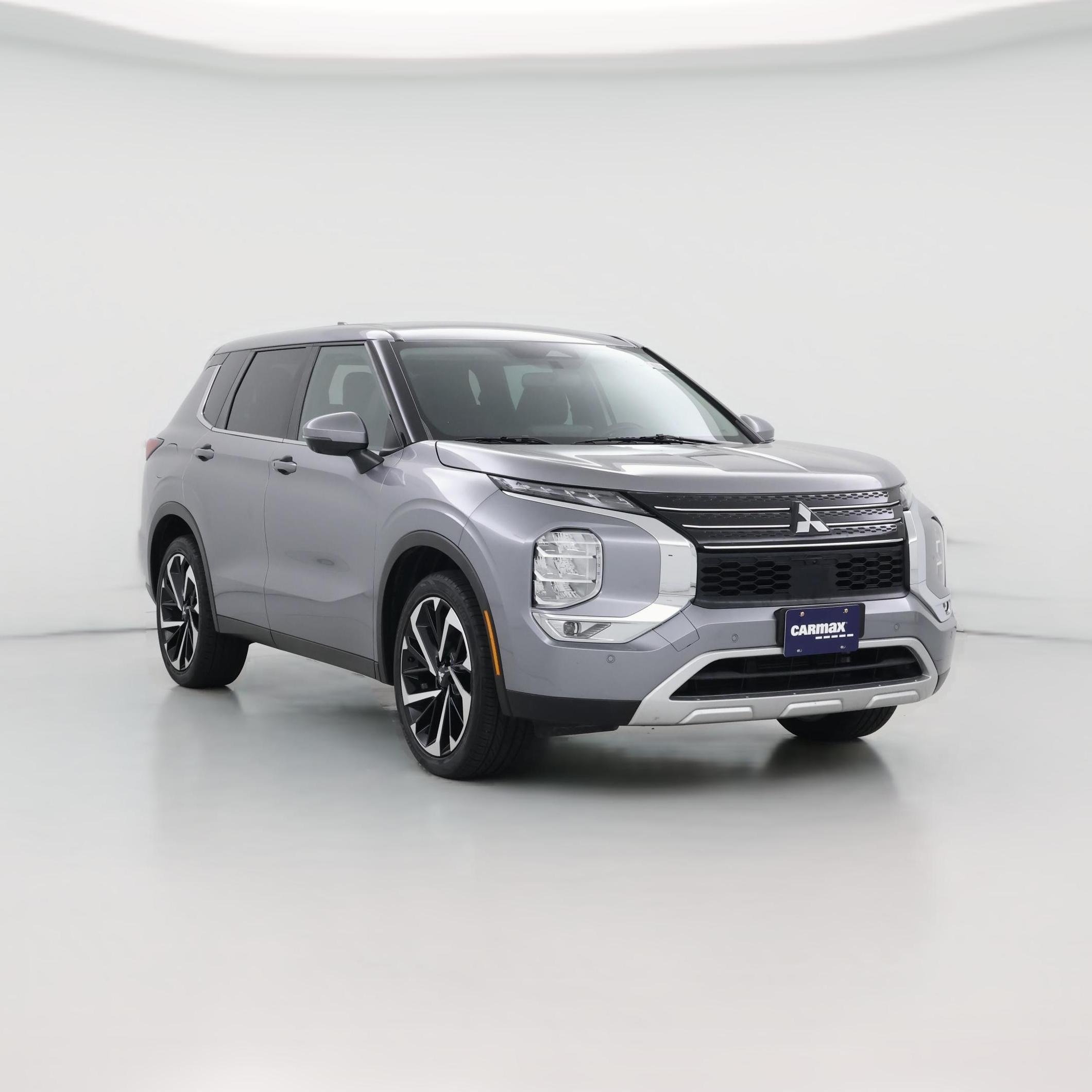 Thumbnail: 2023 Mitsubishi Outlander - 1