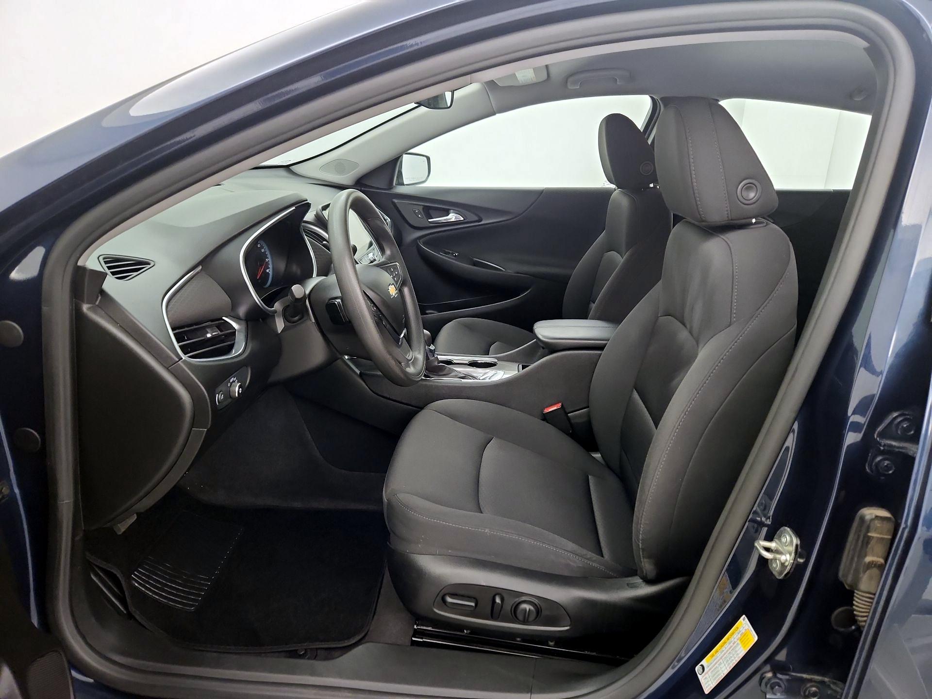 Thumbnail: 2021 Chevrolet Malibu - 11