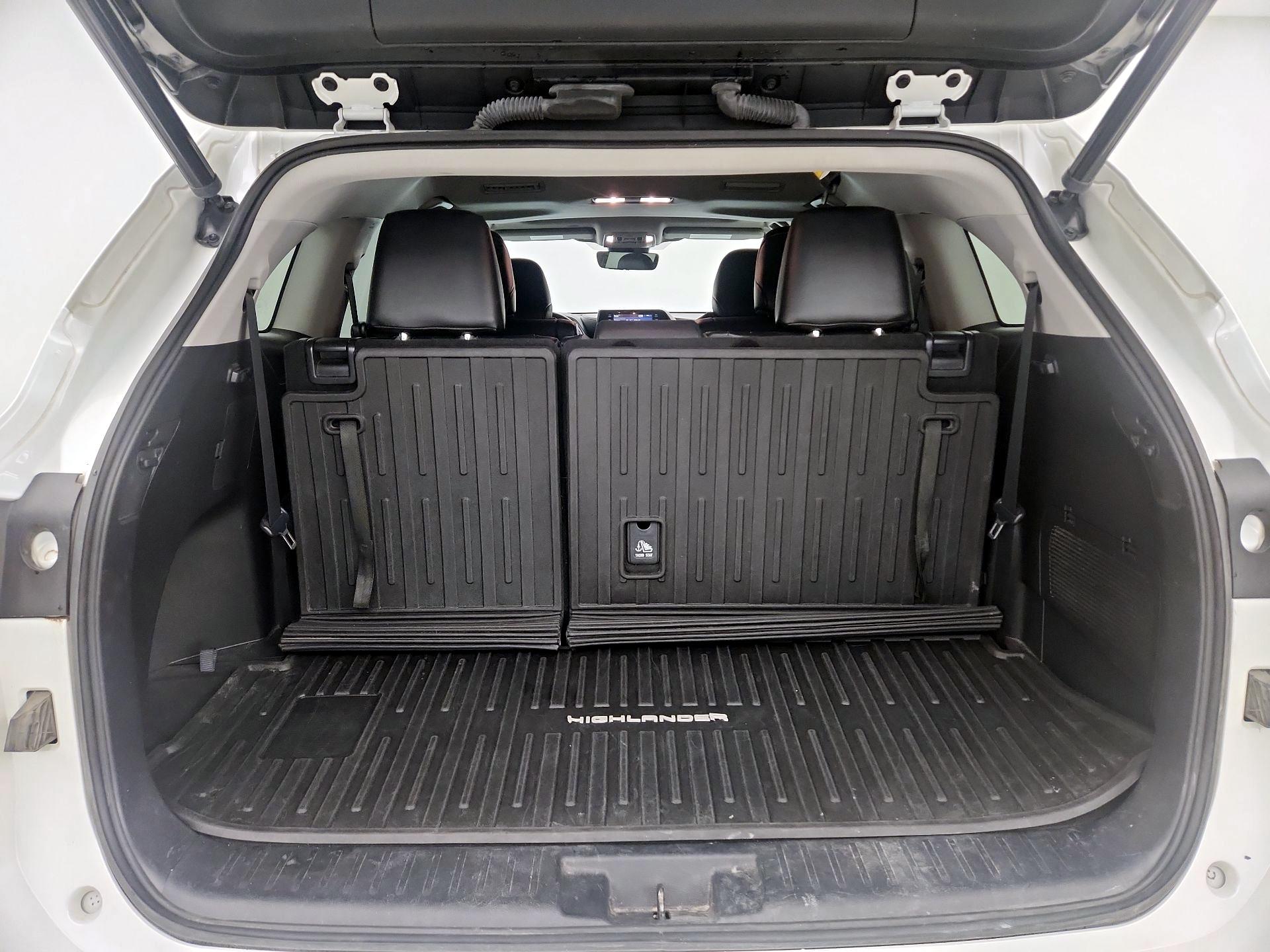 Thumbnail: 2021 Toyota Highlander - 16