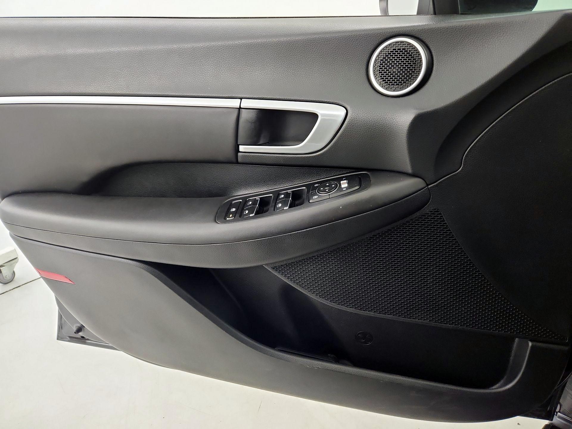 Thumbnail: 2023 Hyundai Sonata - 12