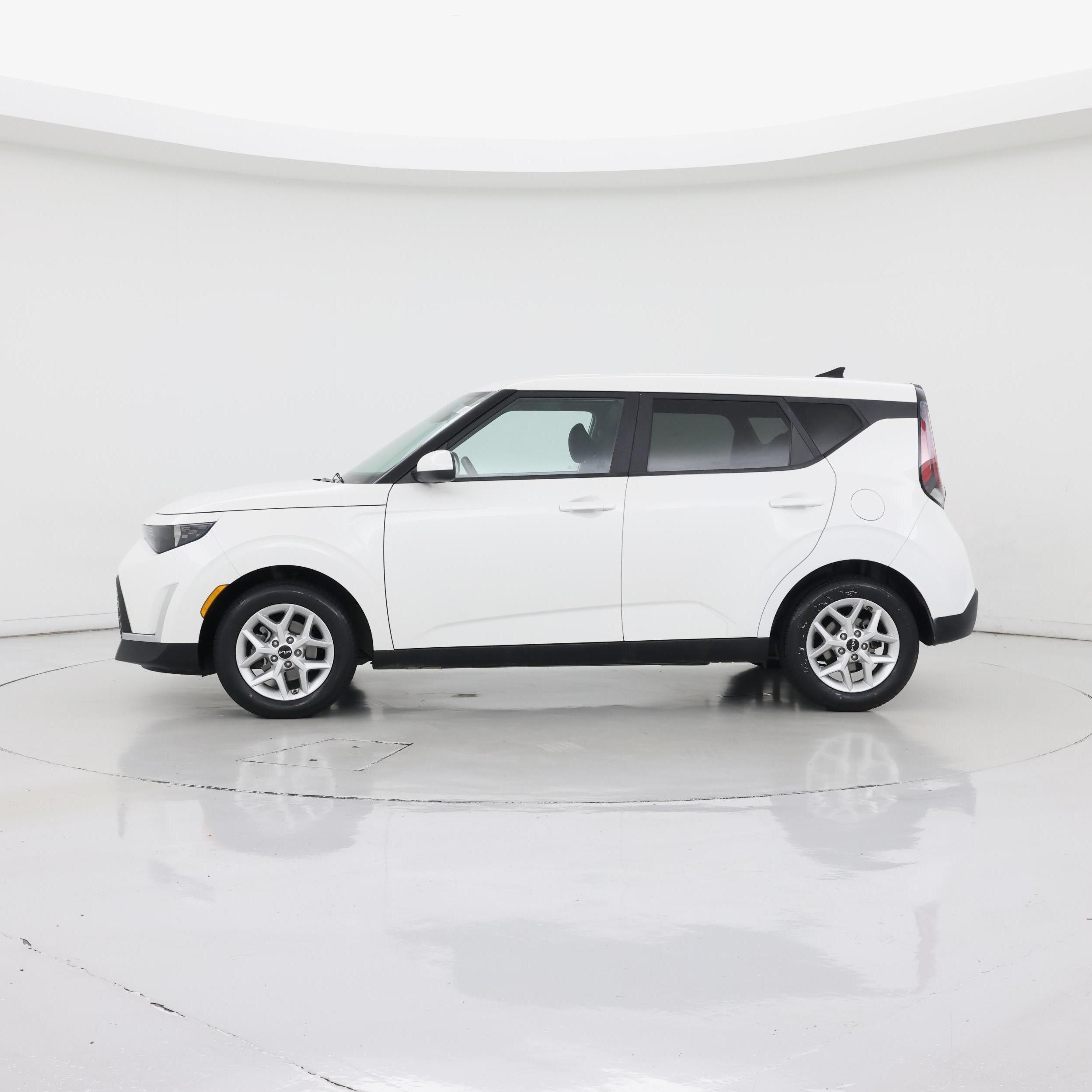 Thumbnail: 2023 Kia Soul - 3