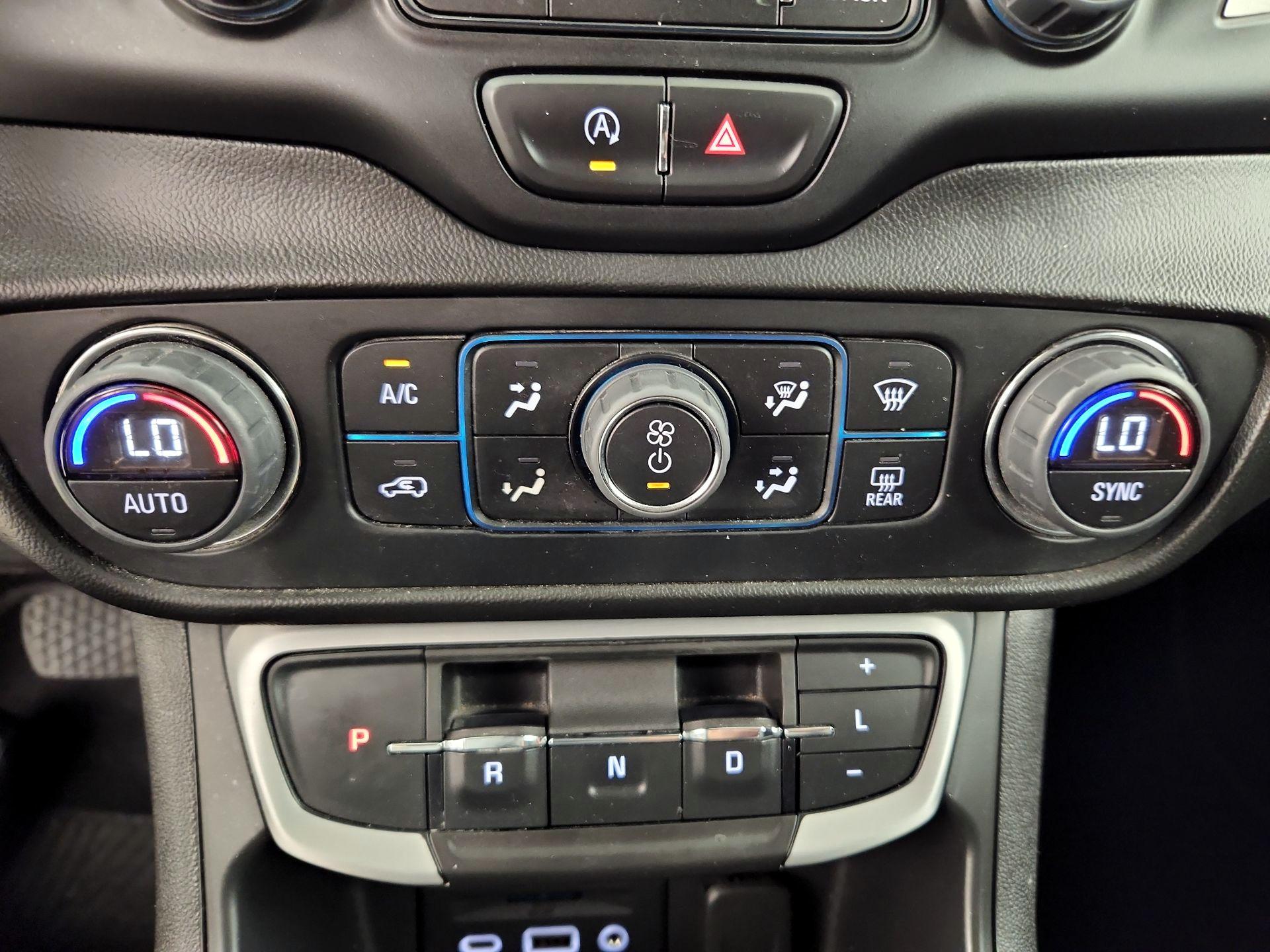 Thumbnail: 2022 GMC Terrain - 16