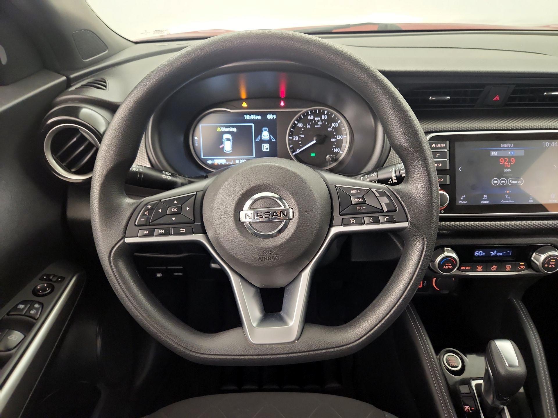 Thumbnail: 2020 Nissan Kicks - 10