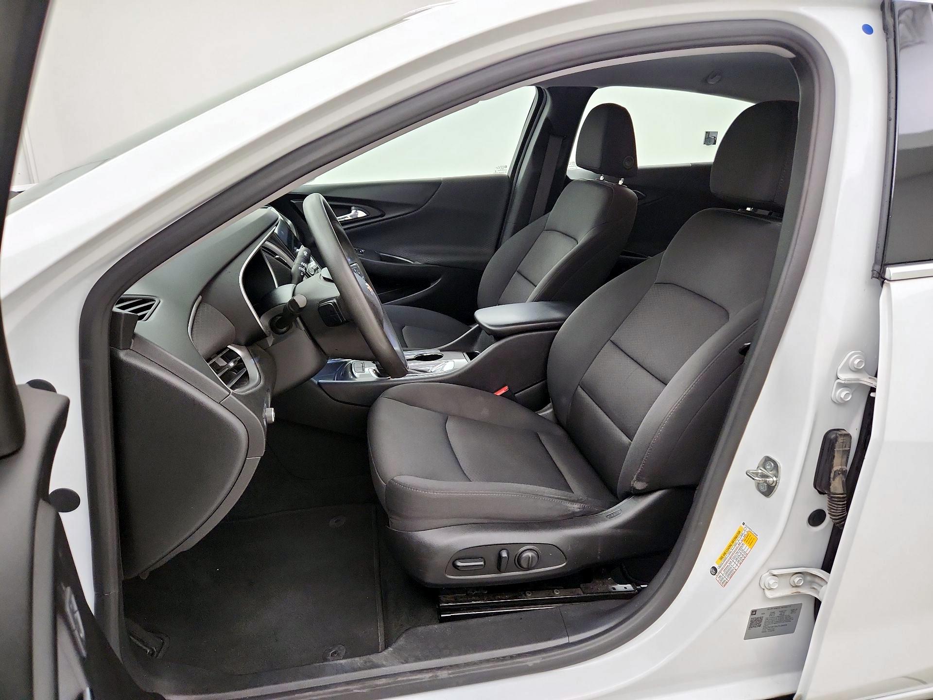 Thumbnail: 2020 Chevrolet Malibu - 9