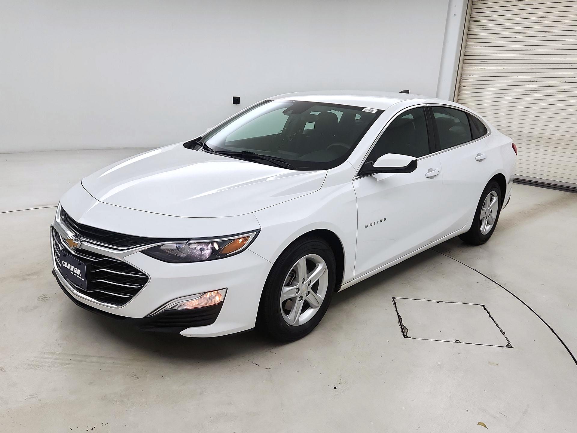 Thumbnail: 2020 Chevrolet Malibu - 3
