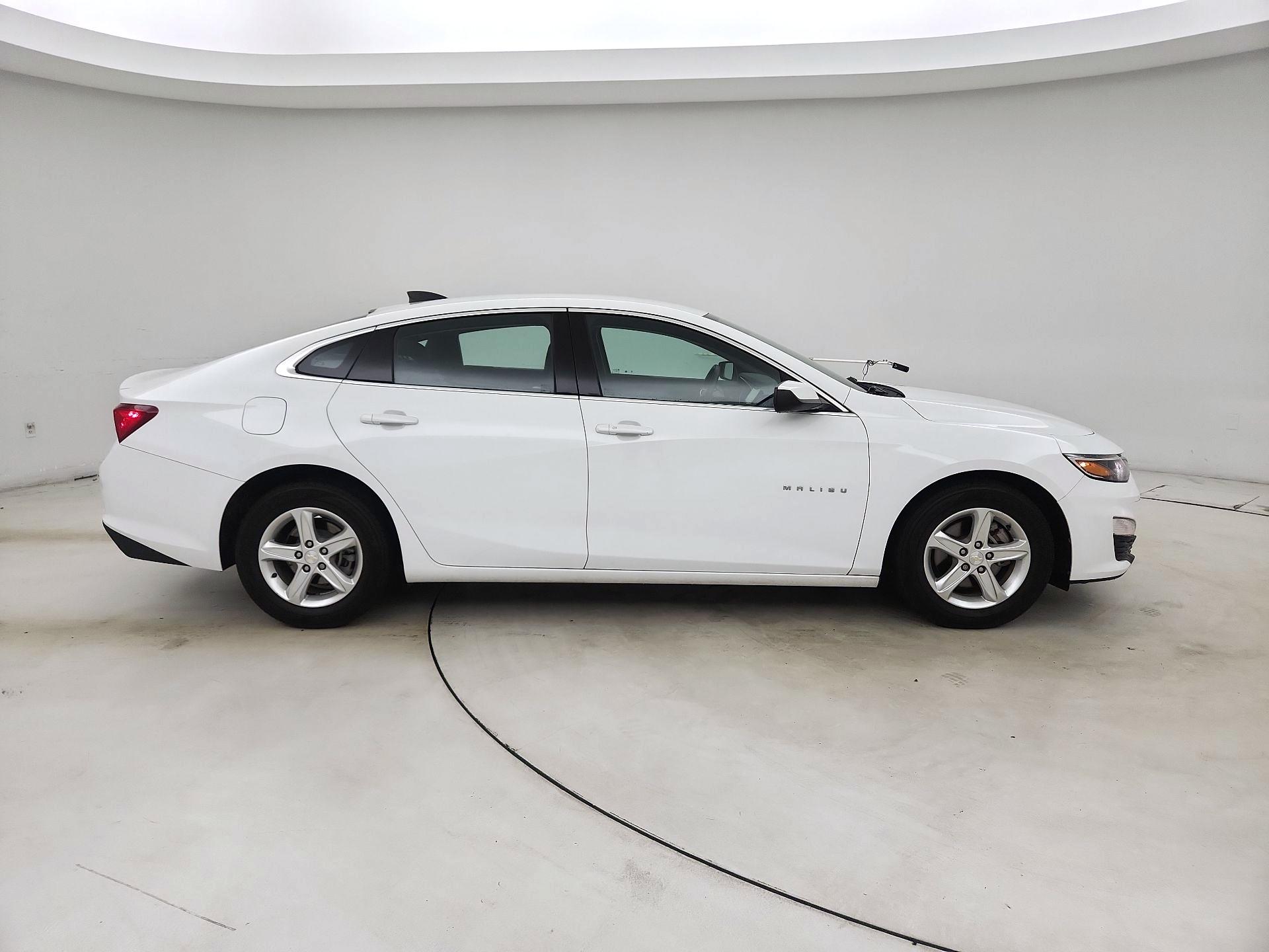 Thumbnail: 2020 Chevrolet Malibu - 4