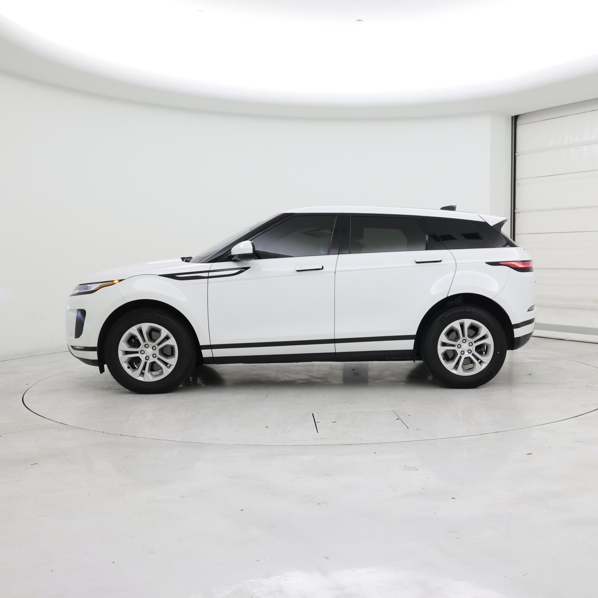 Thumbnail: 2023 Land Rover Range Rover Evoque - 3