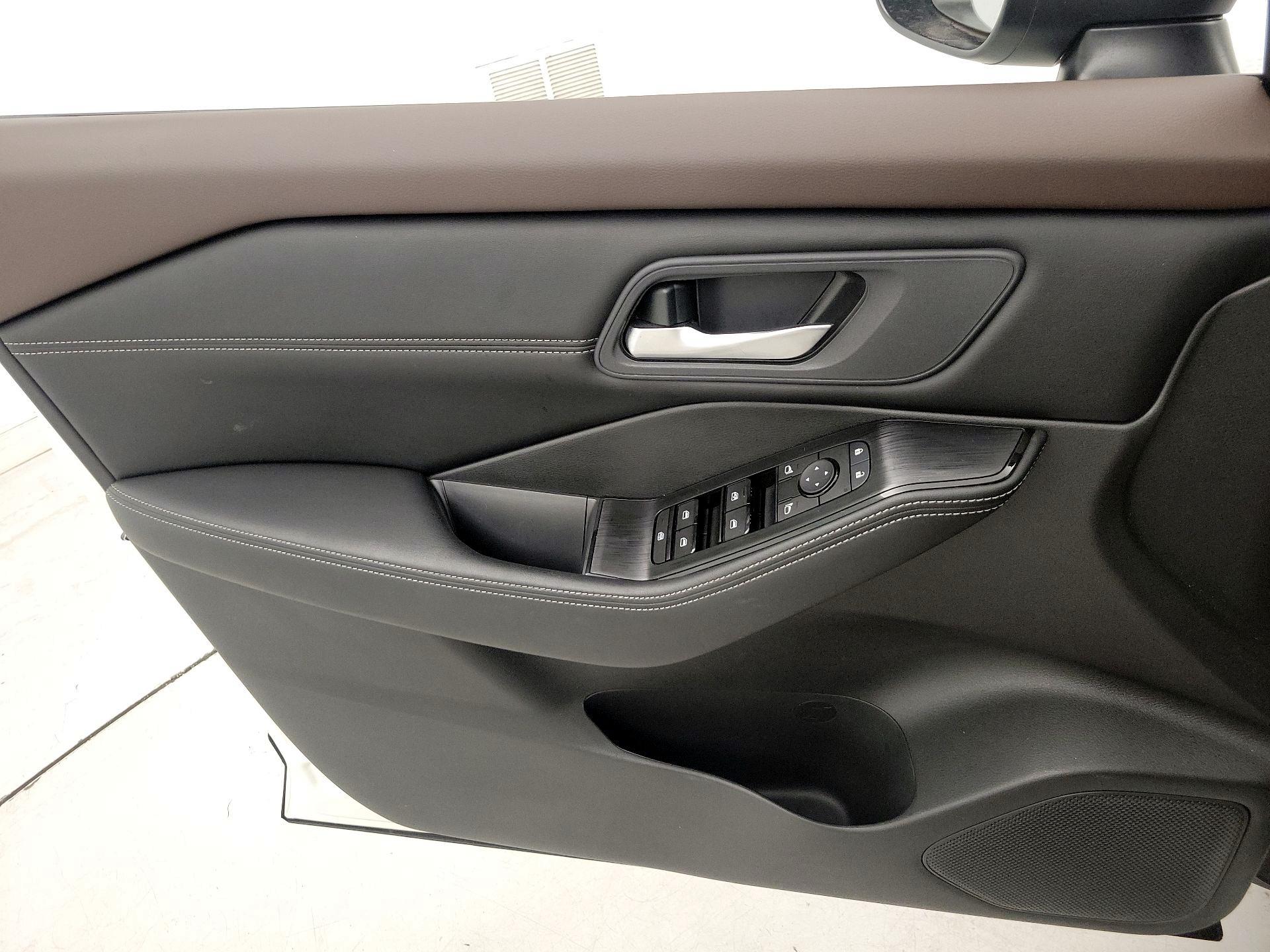 Thumbnail: 2023 Nissan Rogue - 12