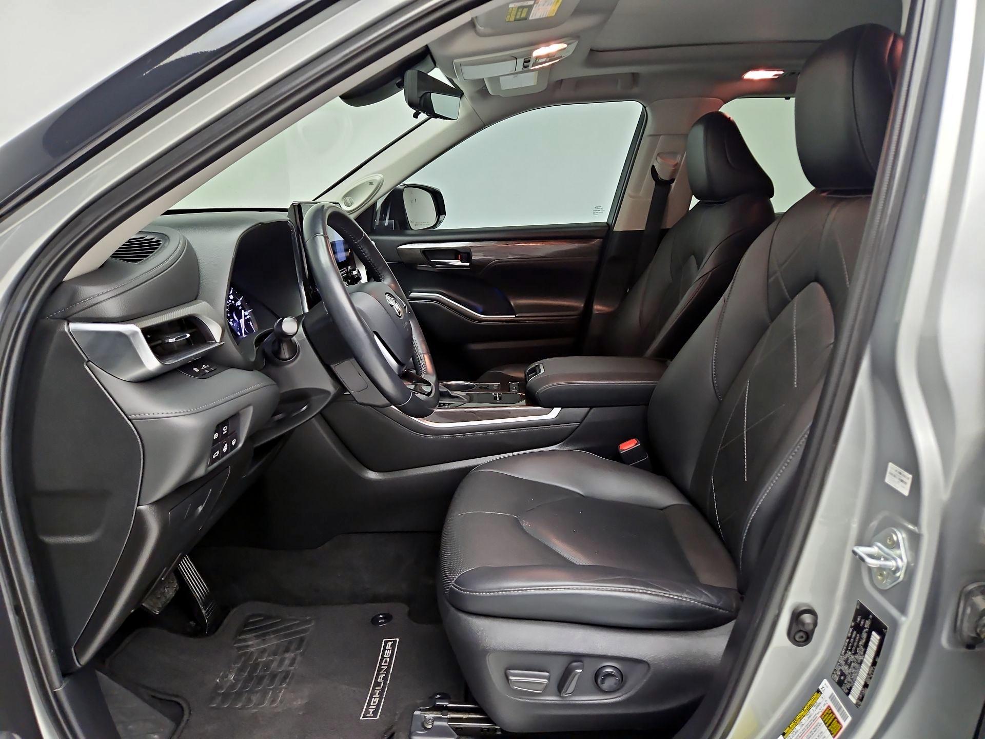 Thumbnail: 2021 Toyota Highlander - 11