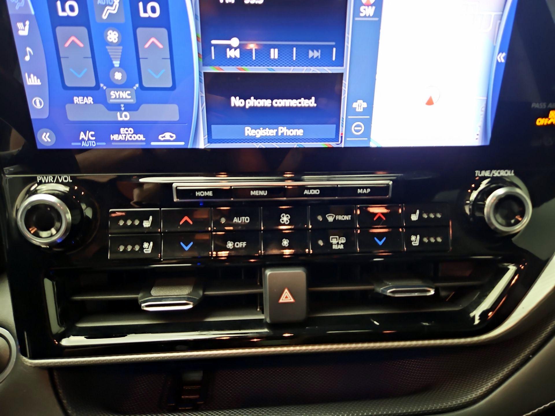 Thumbnail: 2021 Toyota Highlander - 17