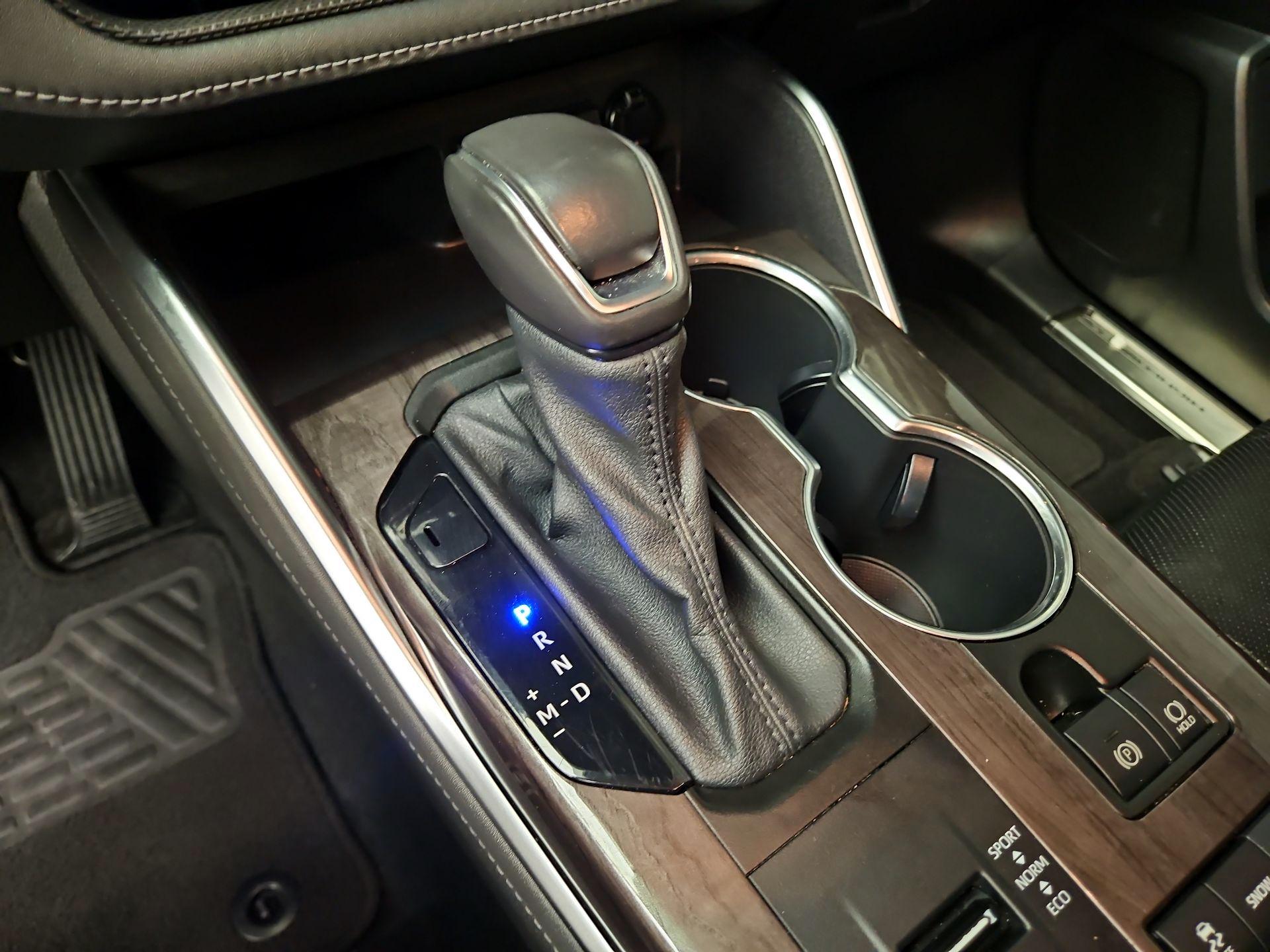 Thumbnail: 2021 Toyota Highlander - 18