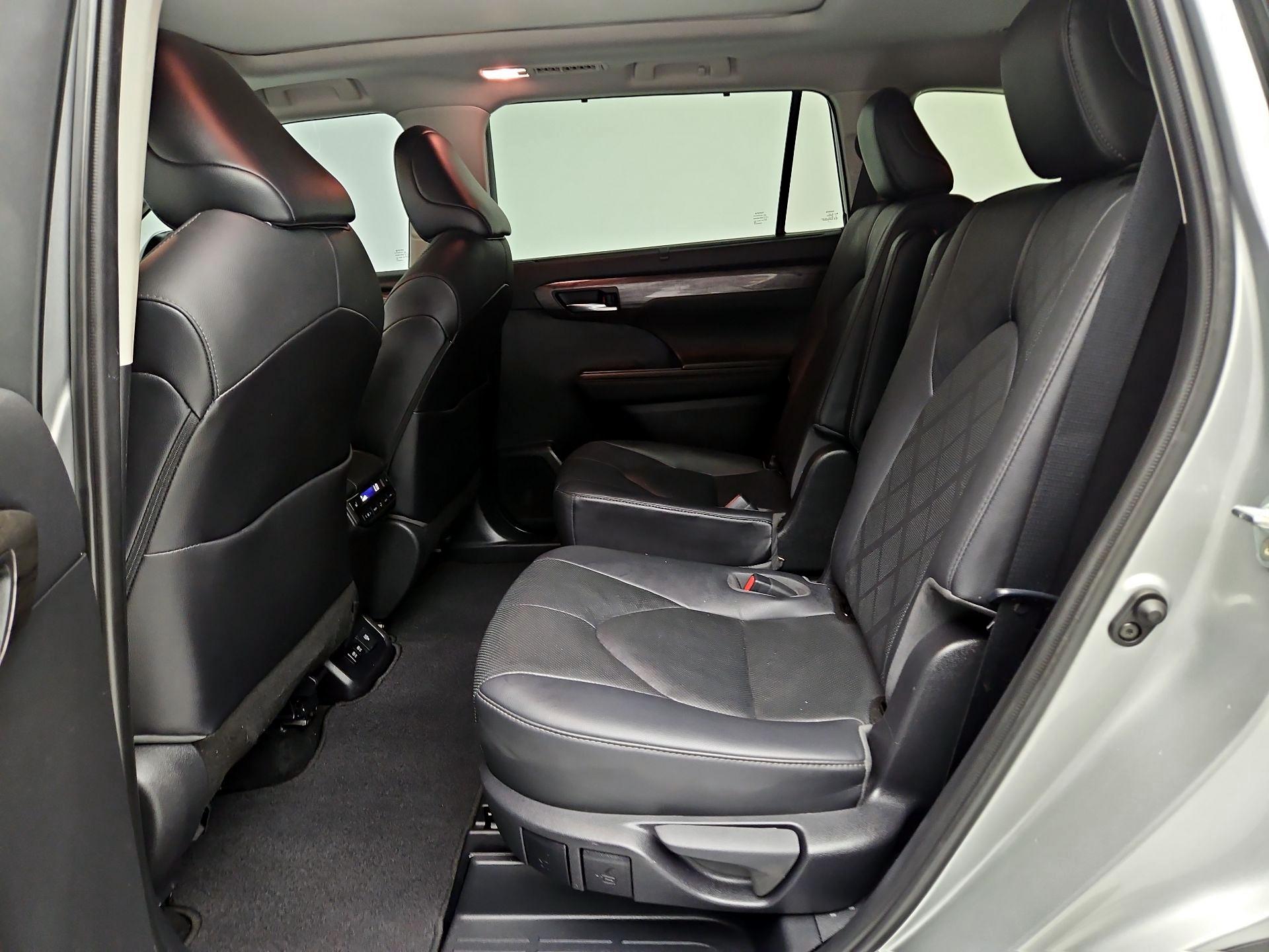 Thumbnail: 2021 Toyota Highlander - 20