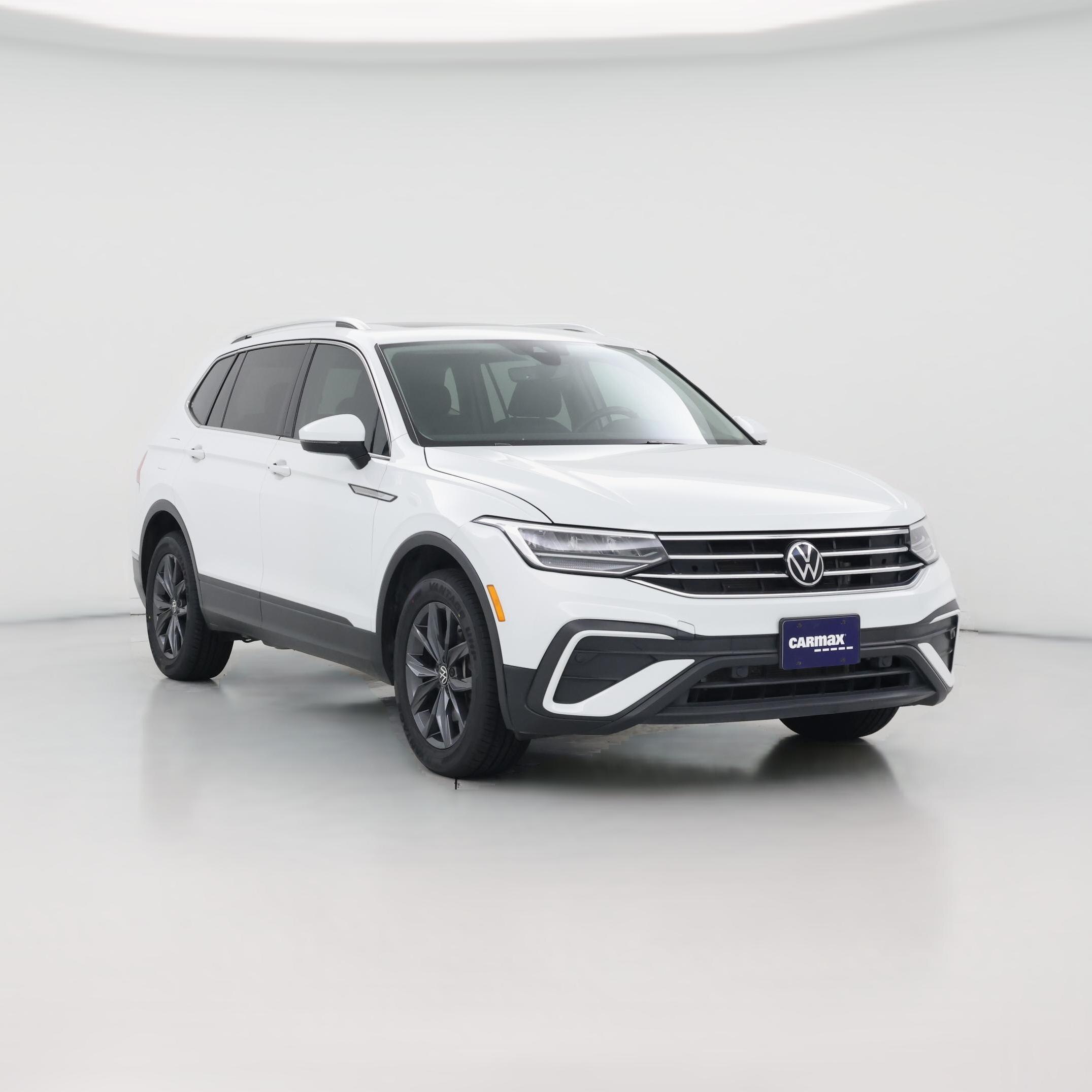 Thumbnail: 2022 Volkswagen Tiguan - 1