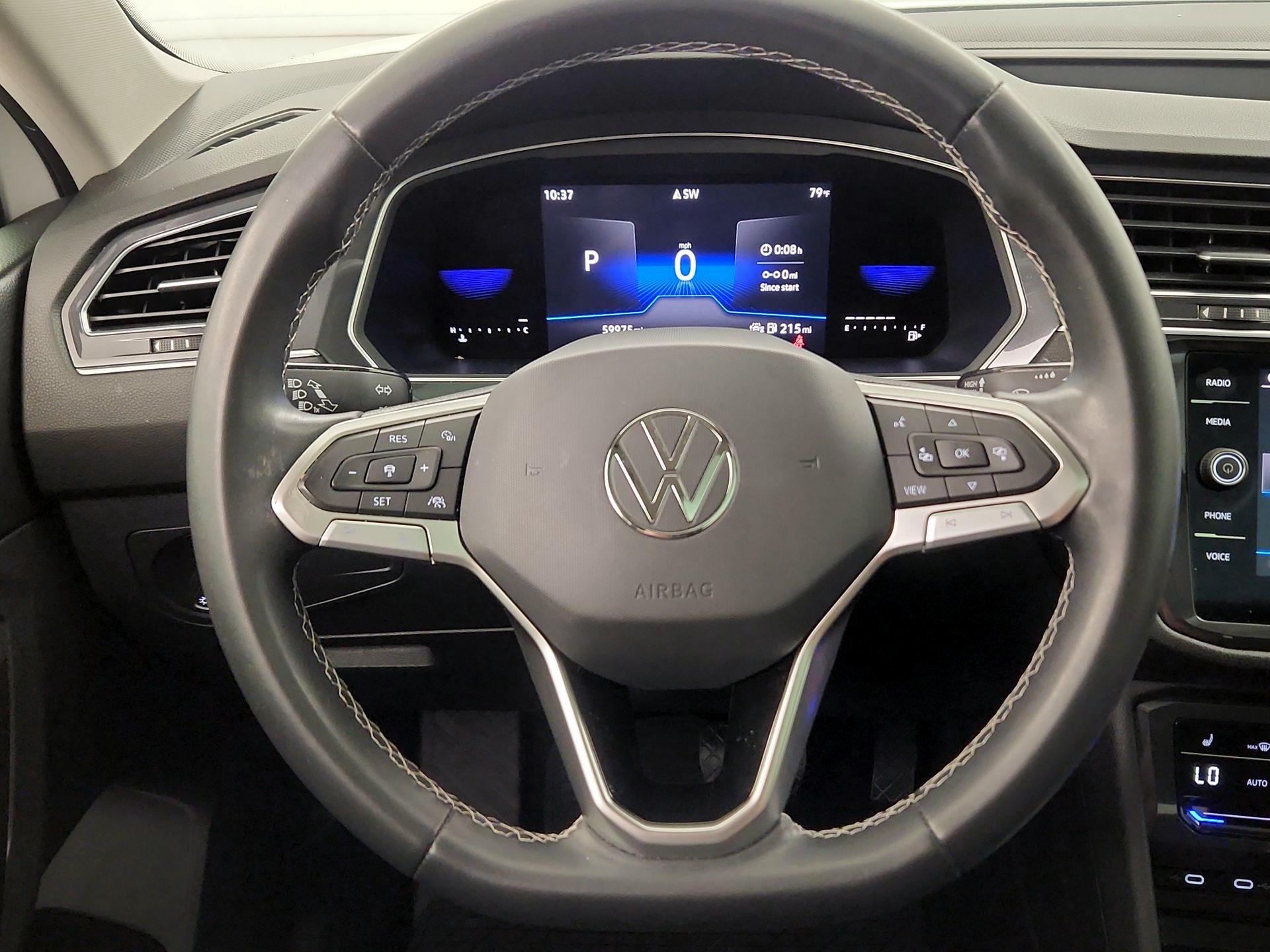 Thumbnail: 2022 Volkswagen Tiguan - 10