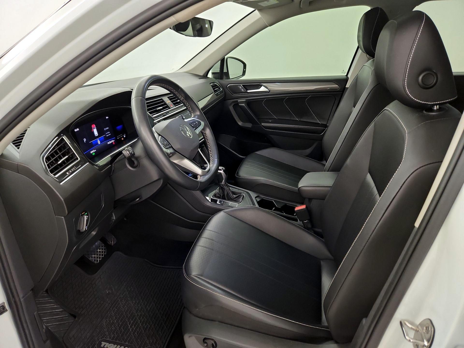 Thumbnail: 2022 Volkswagen Tiguan - 11