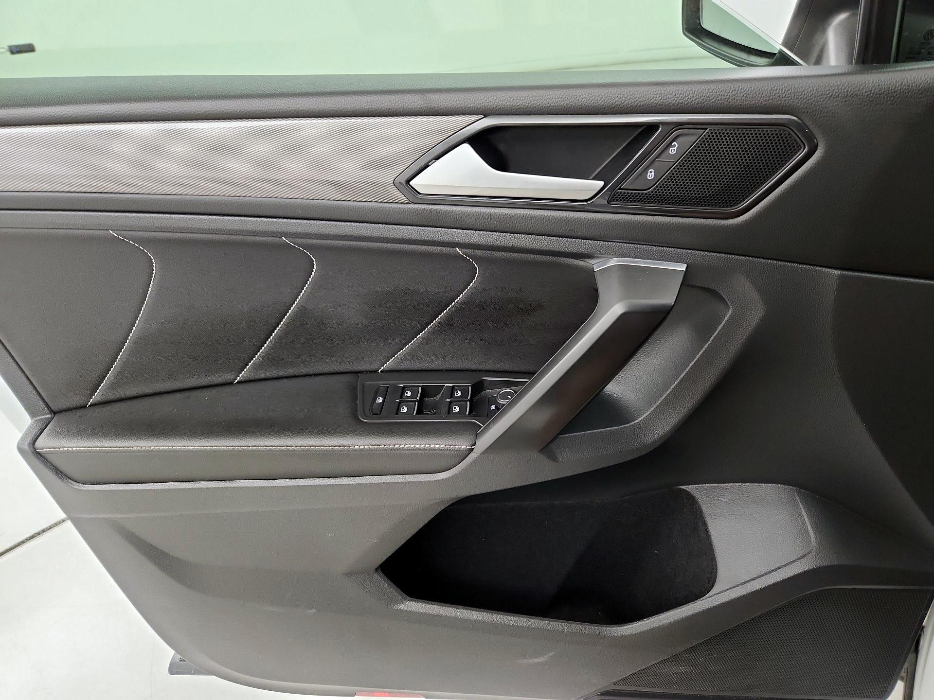 Thumbnail: 2022 Volkswagen Tiguan - 12