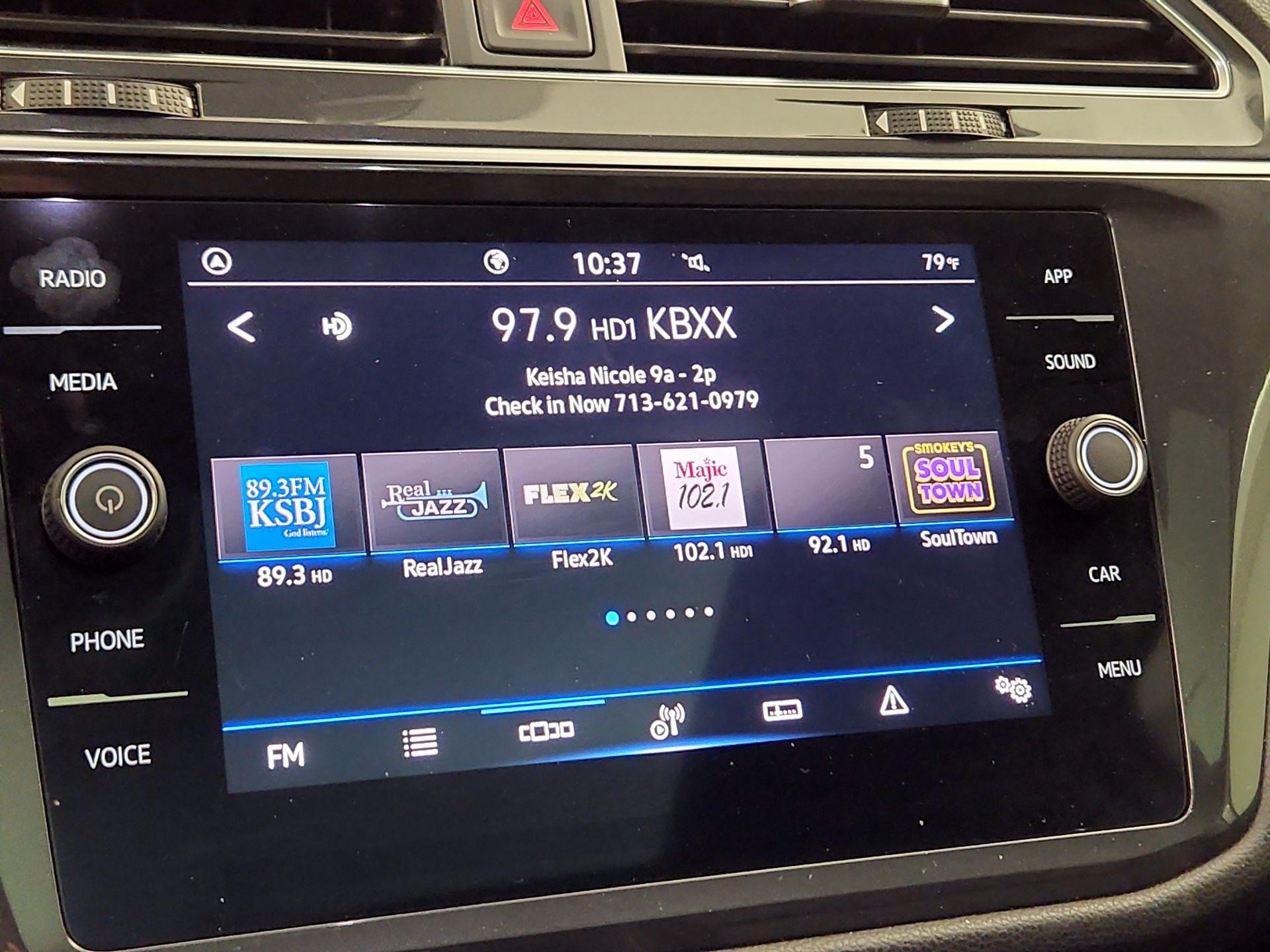 Thumbnail: 2022 Volkswagen Tiguan - 15