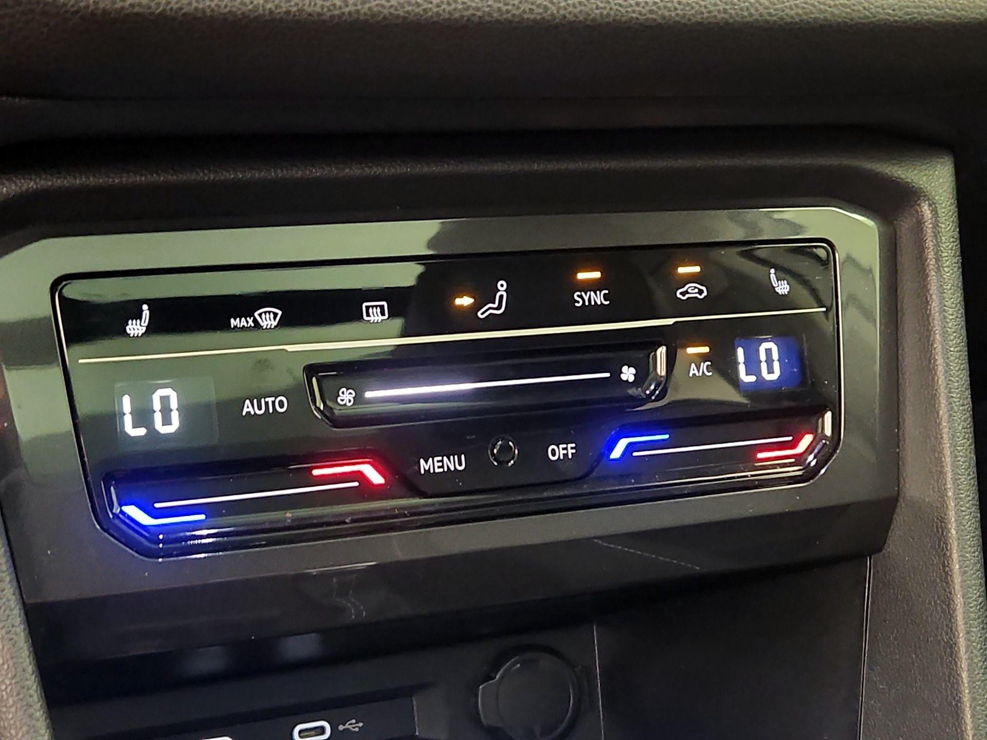 Thumbnail: 2022 Volkswagen Tiguan - 16