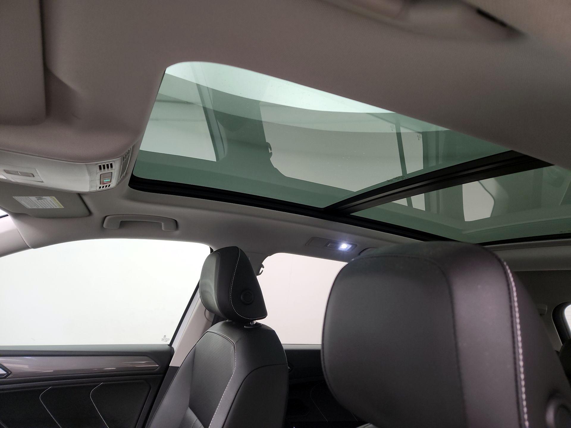 Thumbnail: 2022 Volkswagen Tiguan - 19