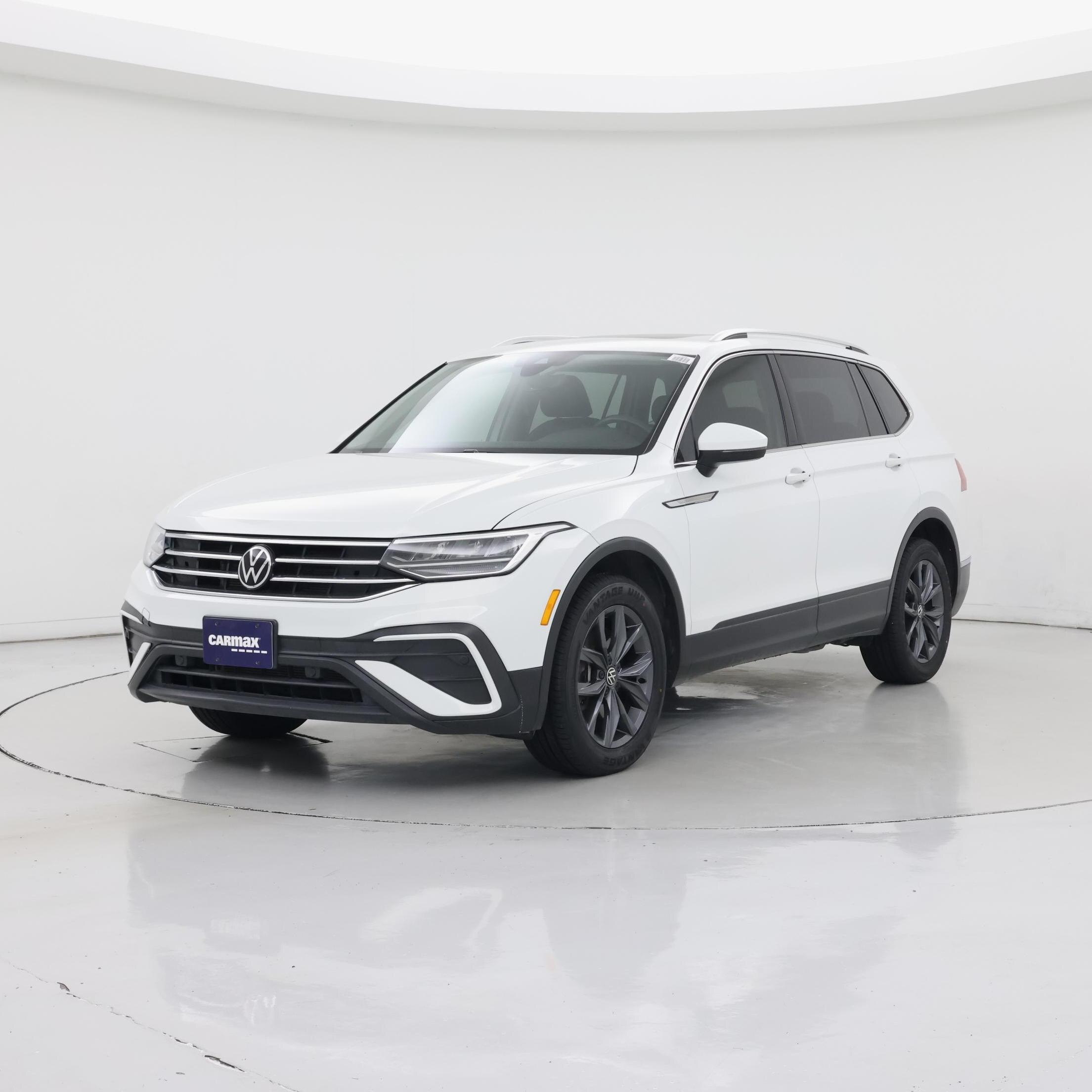Thumbnail: 2022 Volkswagen Tiguan - 4