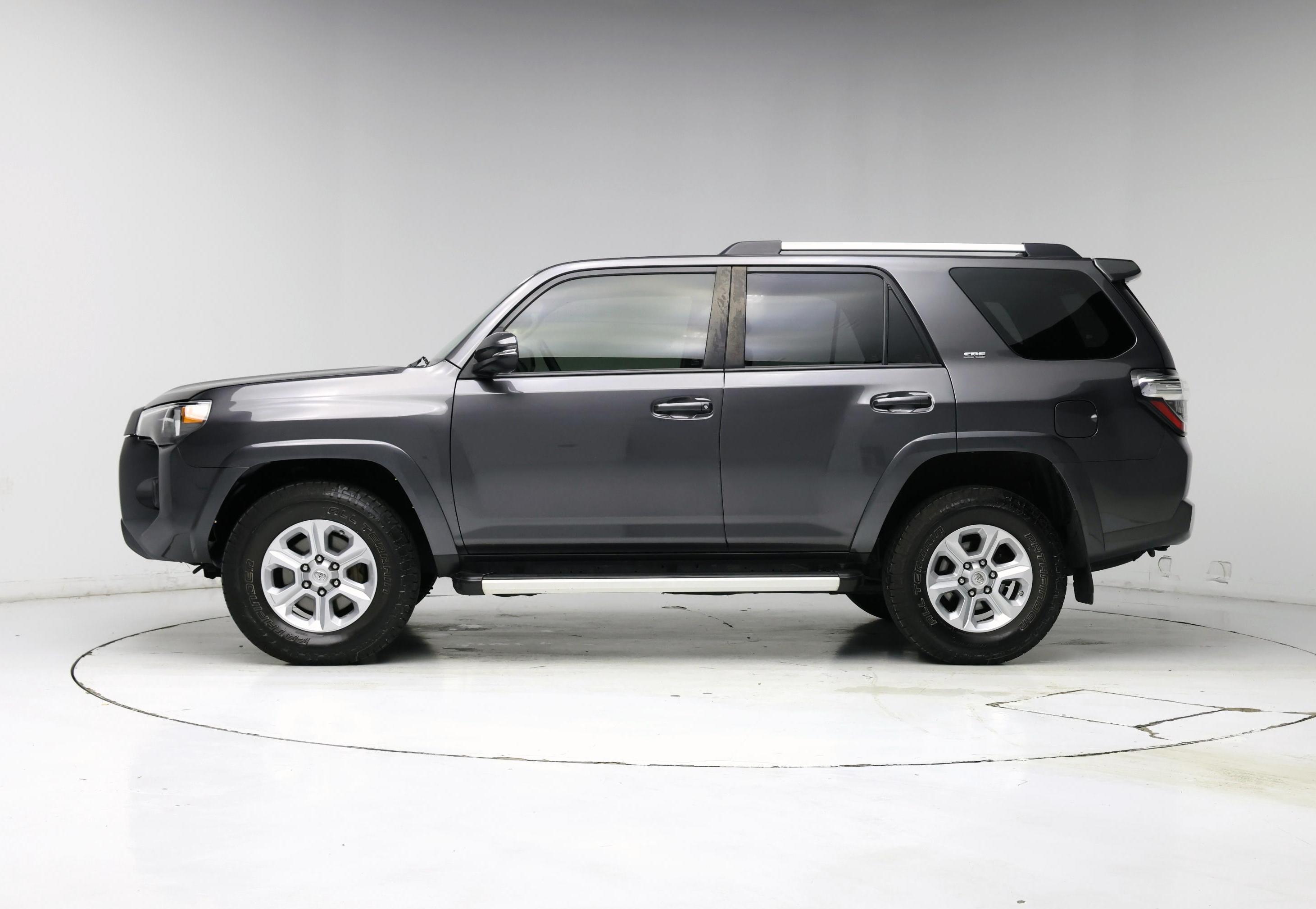 Thumbnail: 2020 Toyota 4Runner - 3