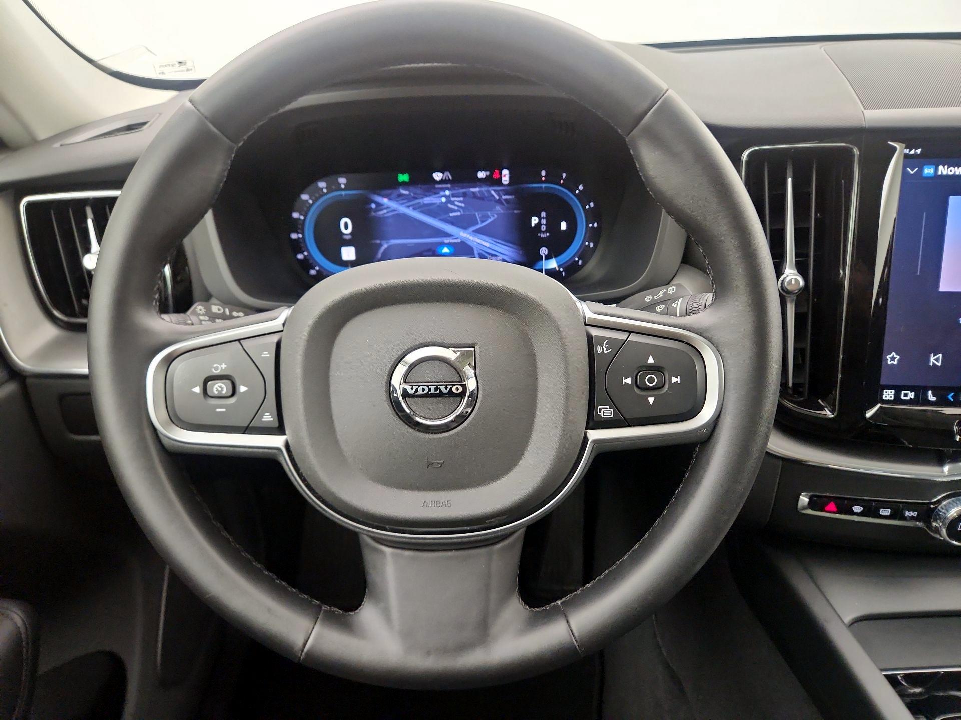 Thumbnail: 2025 Volvo XC60 - 10