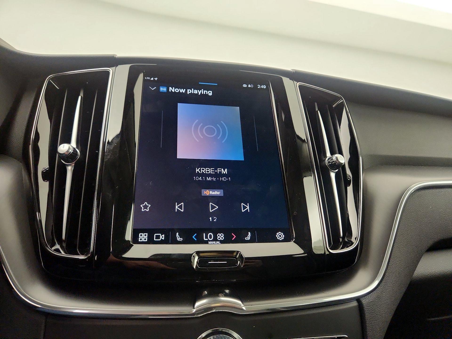Thumbnail: 2025 Volvo XC60 - 13