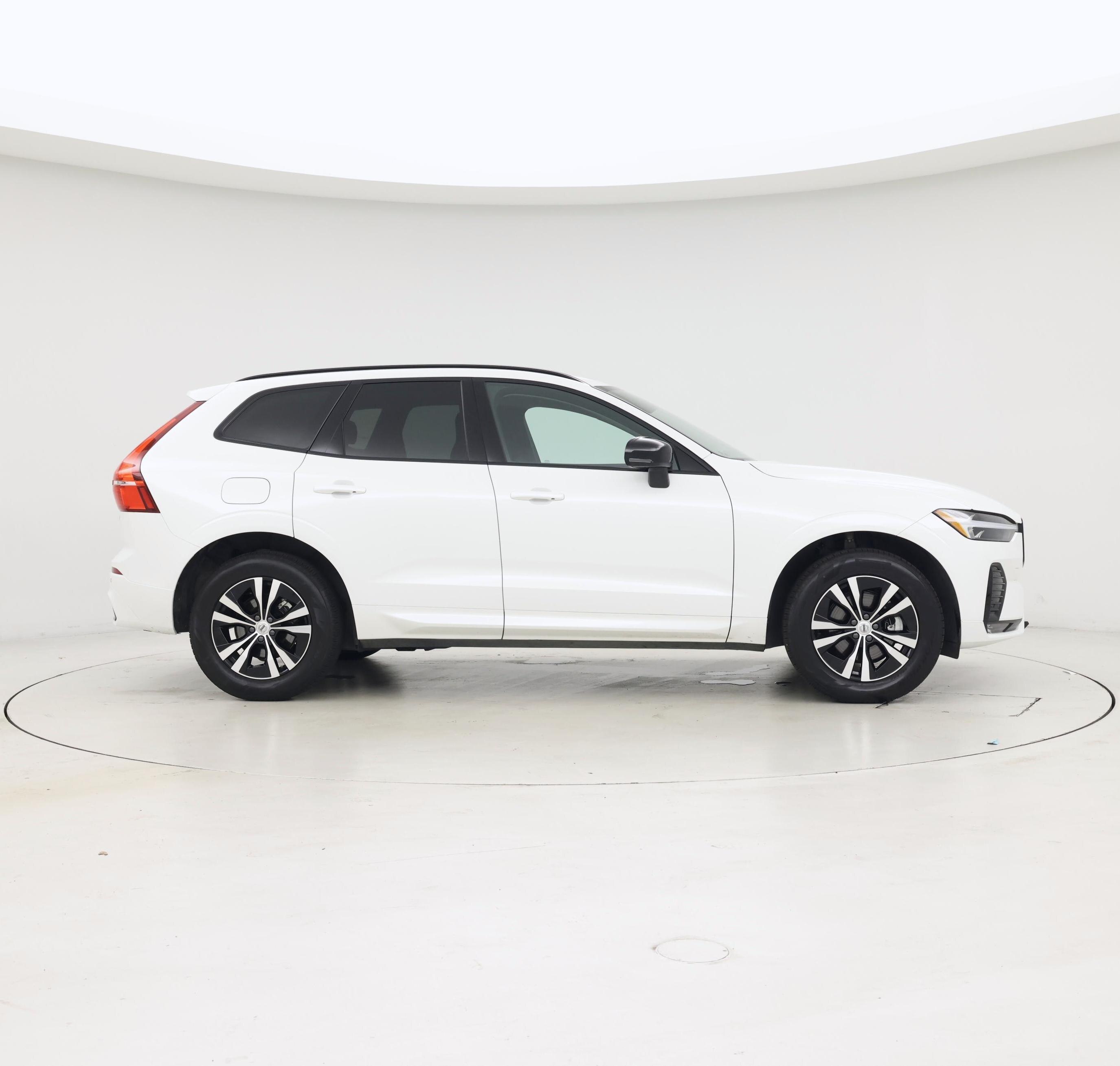 Thumbnail: 2025 Volvo XC60 - 7