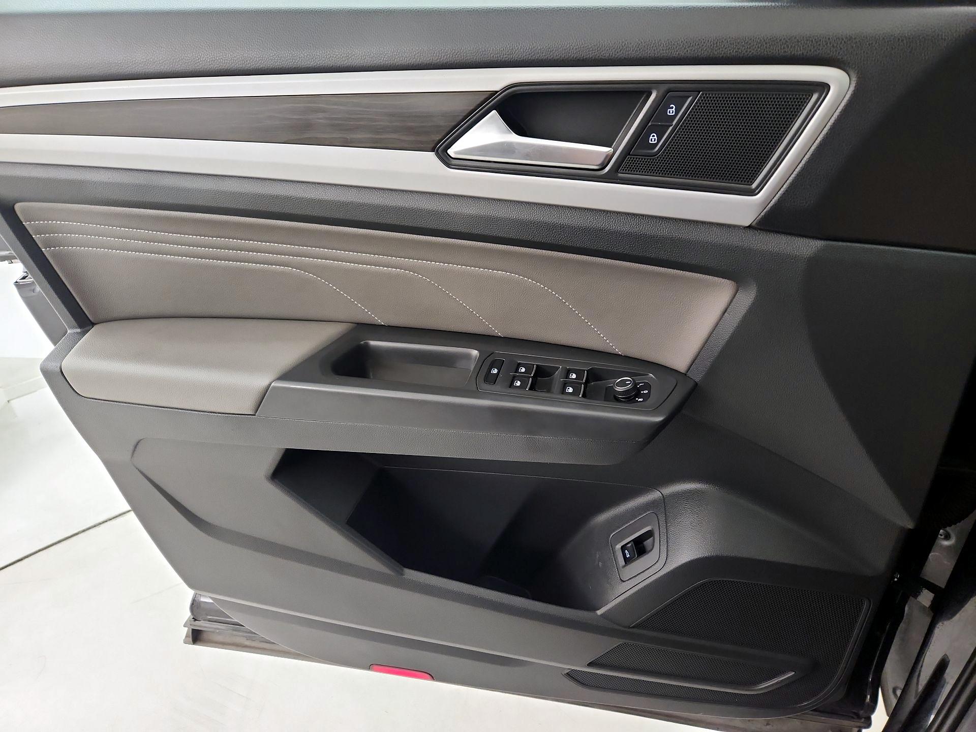 Thumbnail: 2023 Volkswagen Atlas - 12