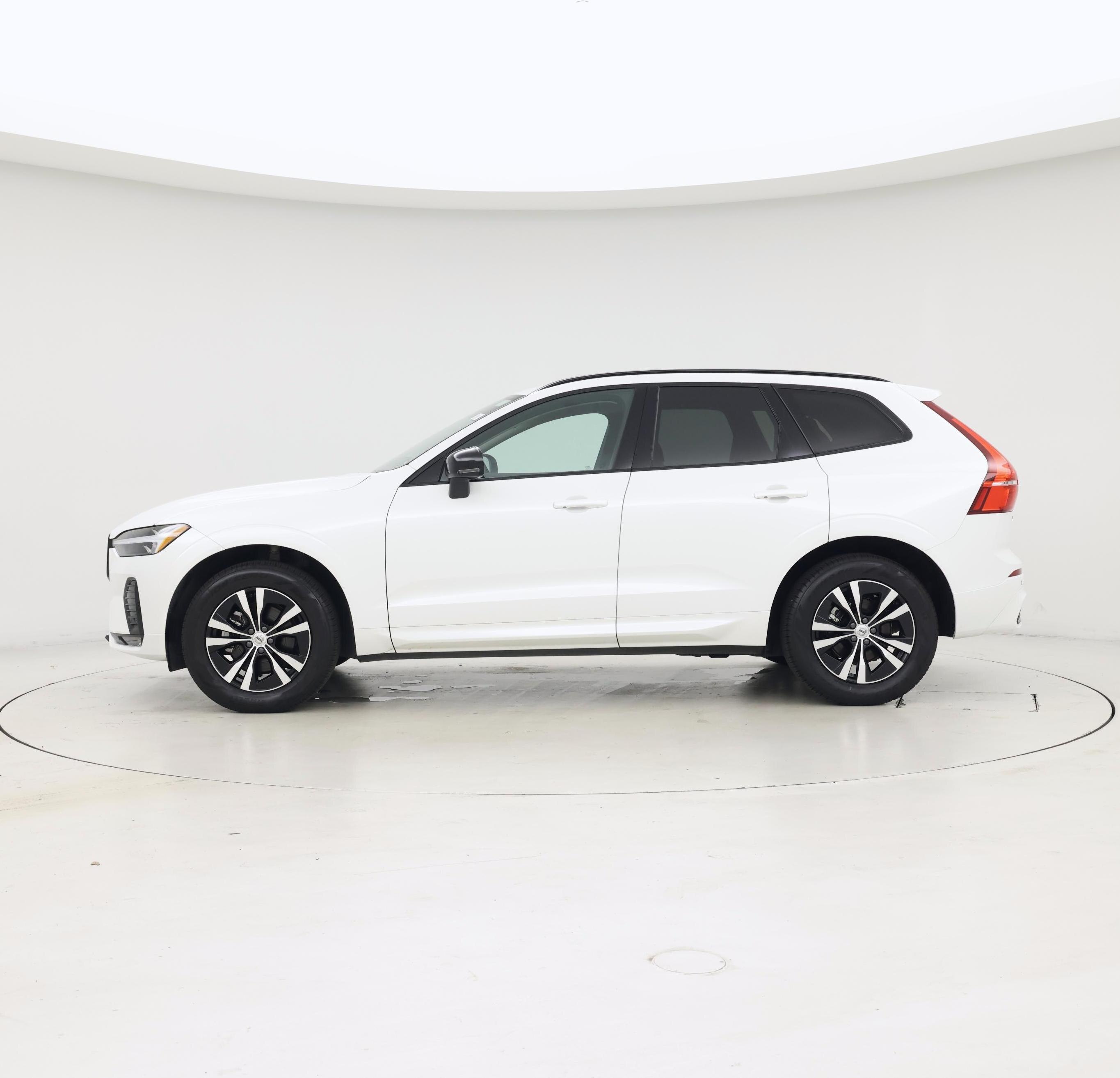 Thumbnail: 2025 Volvo XC60 - 3
