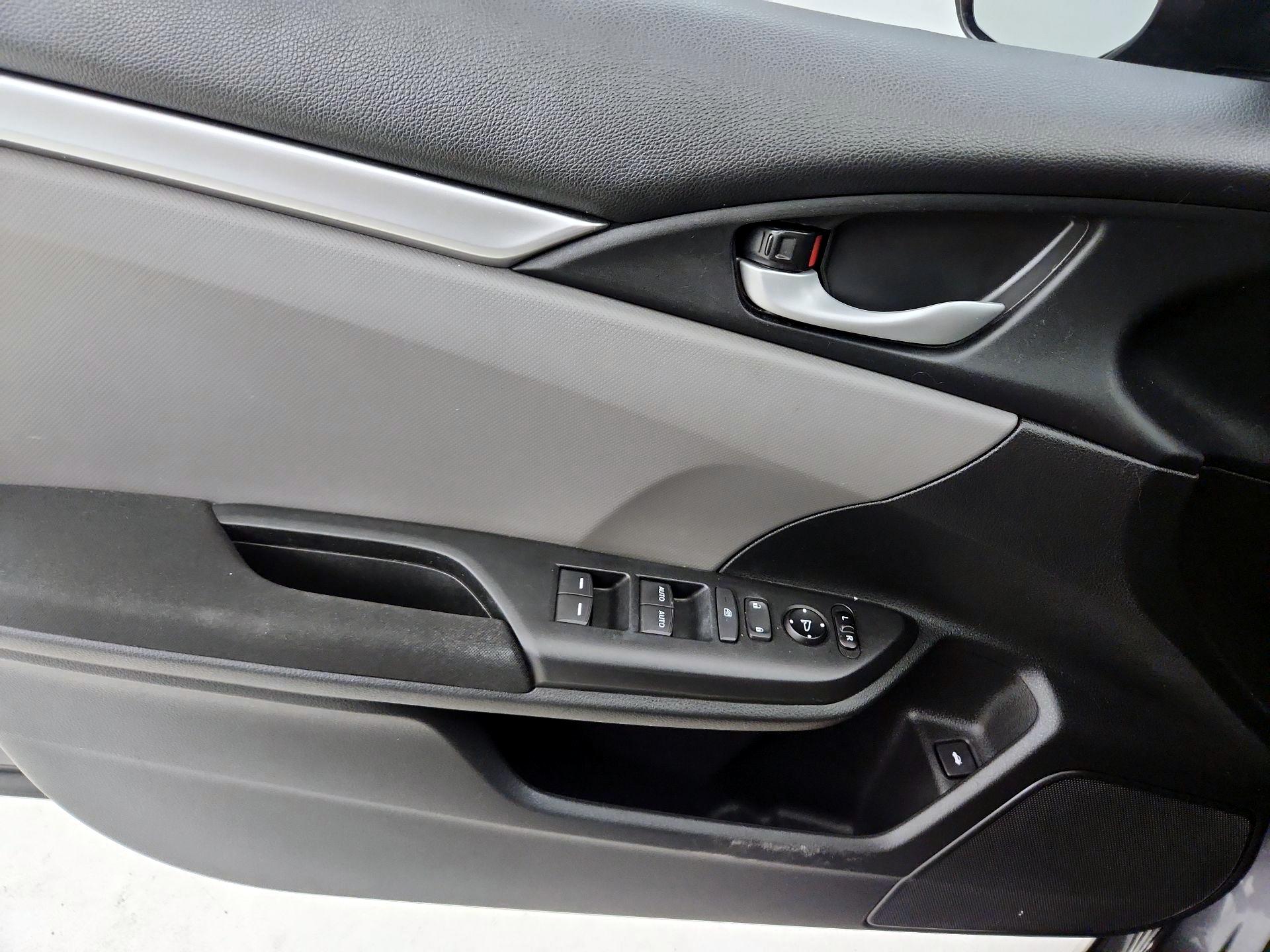 Thumbnail: 2018 Honda Civic - 12
