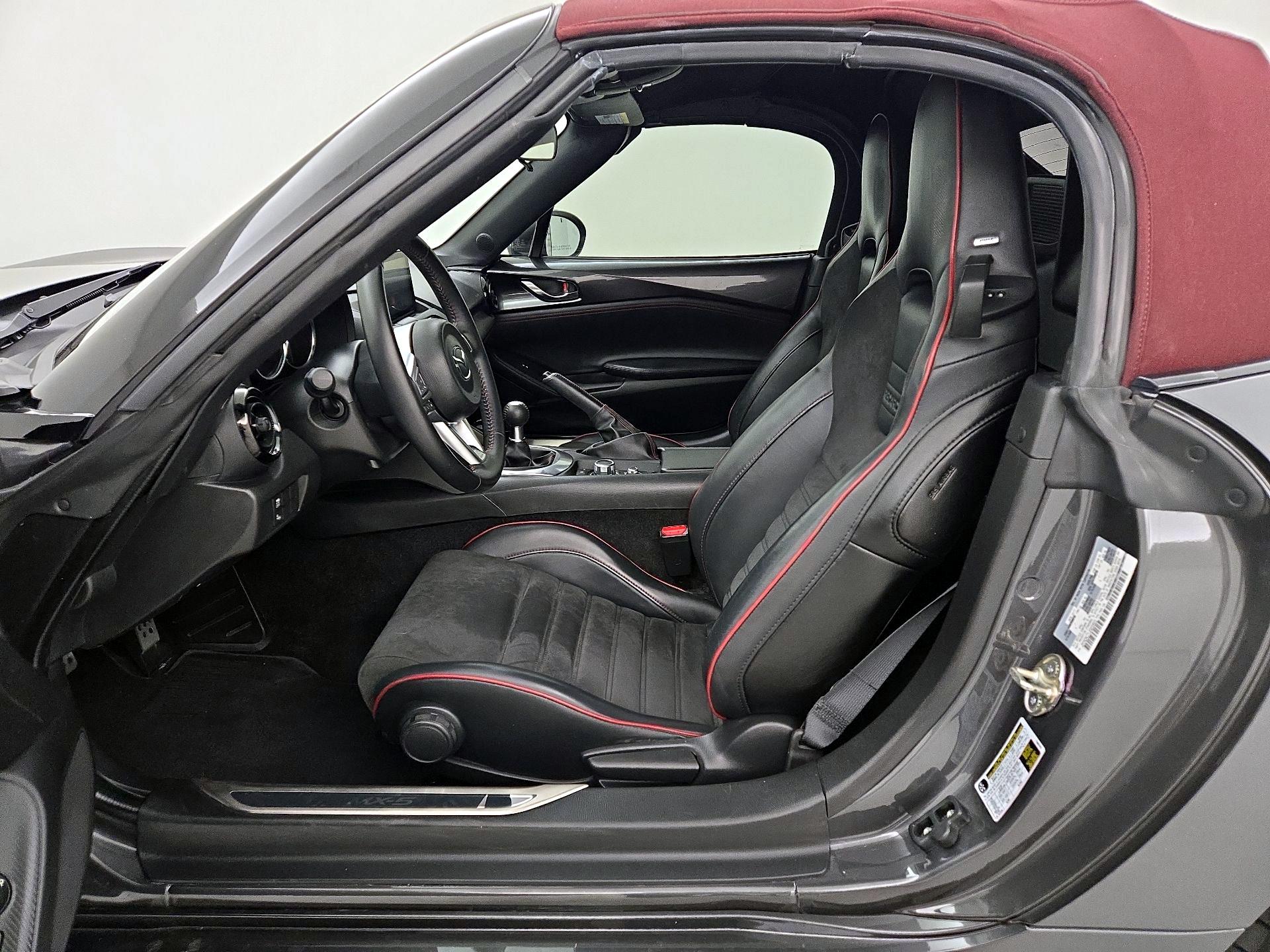 Thumbnail: 2018 Mazda MX-5 Miata - 11