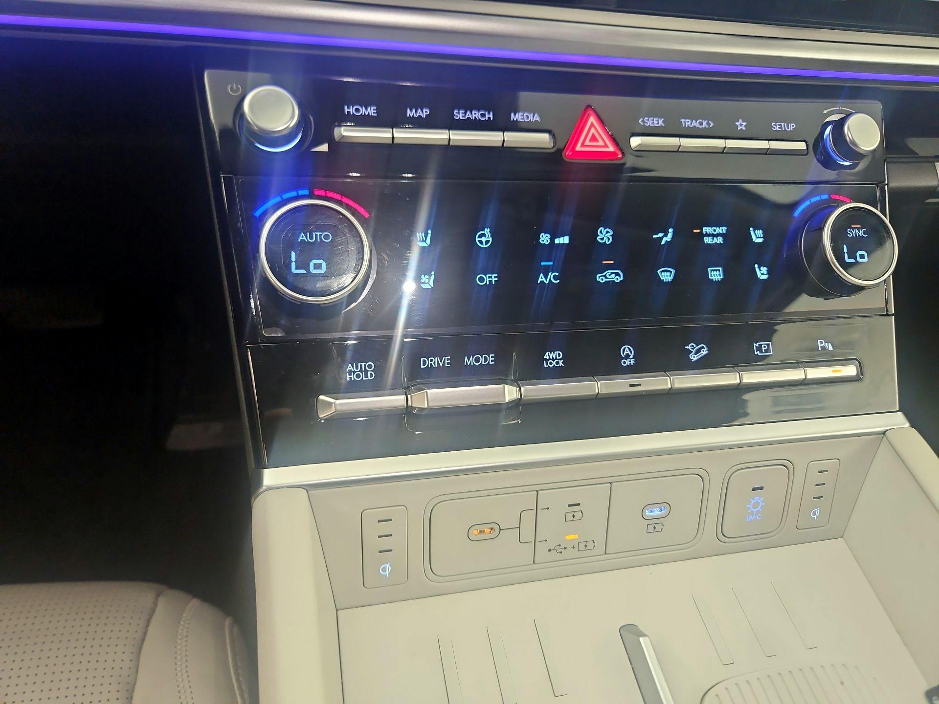 Thumbnail: 2024 Hyundai Santa Fe - 17