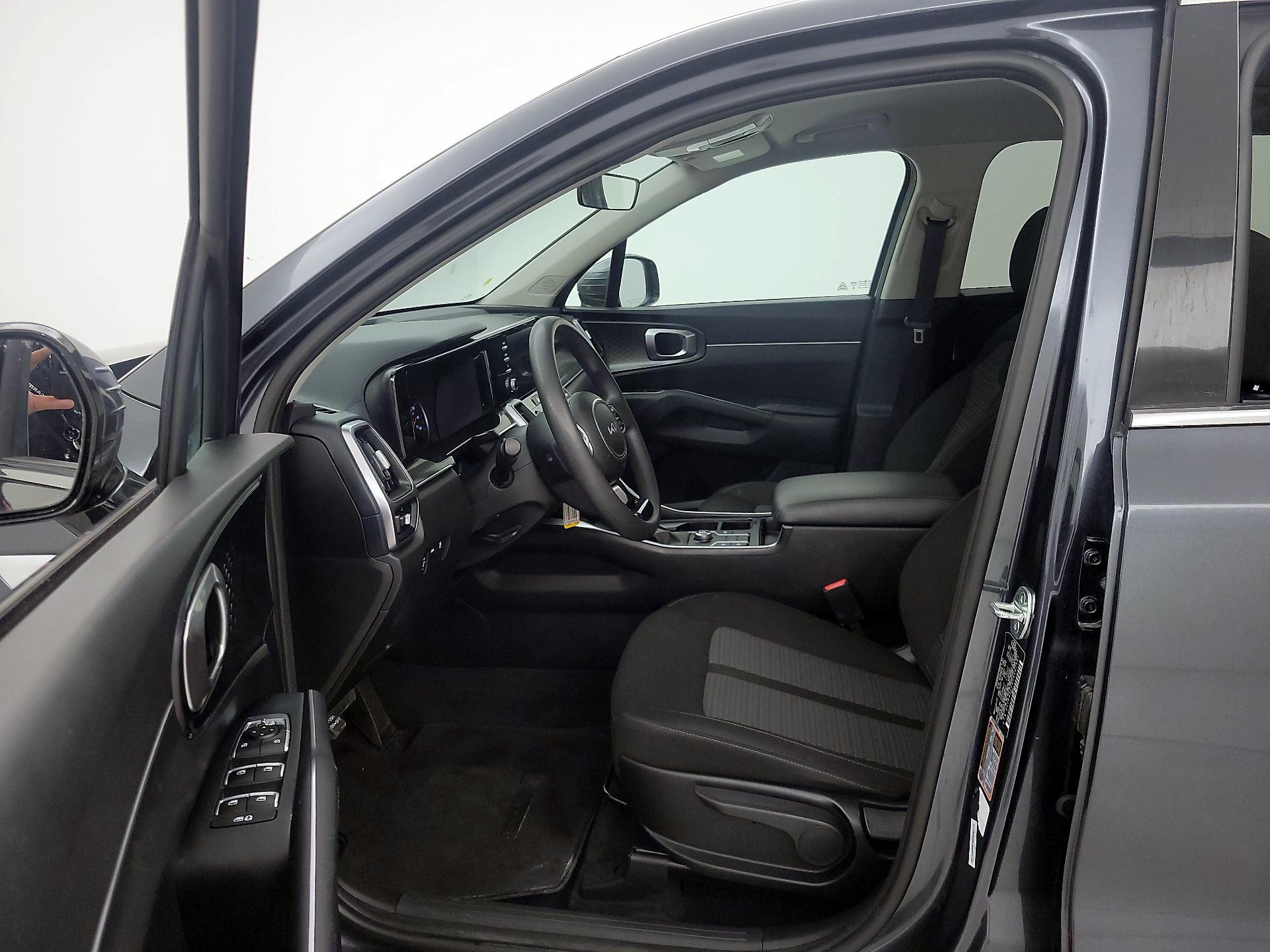 Thumbnail: 2023 Kia Sorento - 11