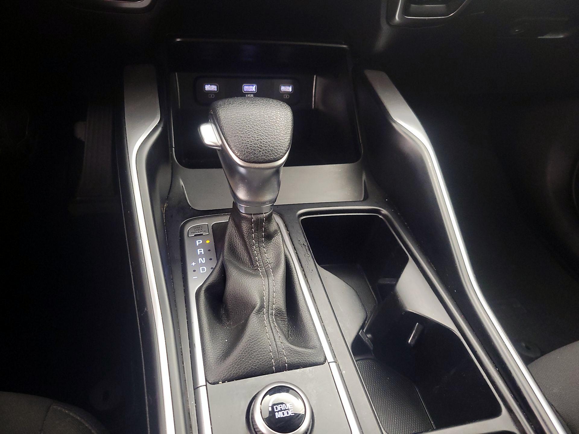 Thumbnail: 2023 Kia Sorento - 17