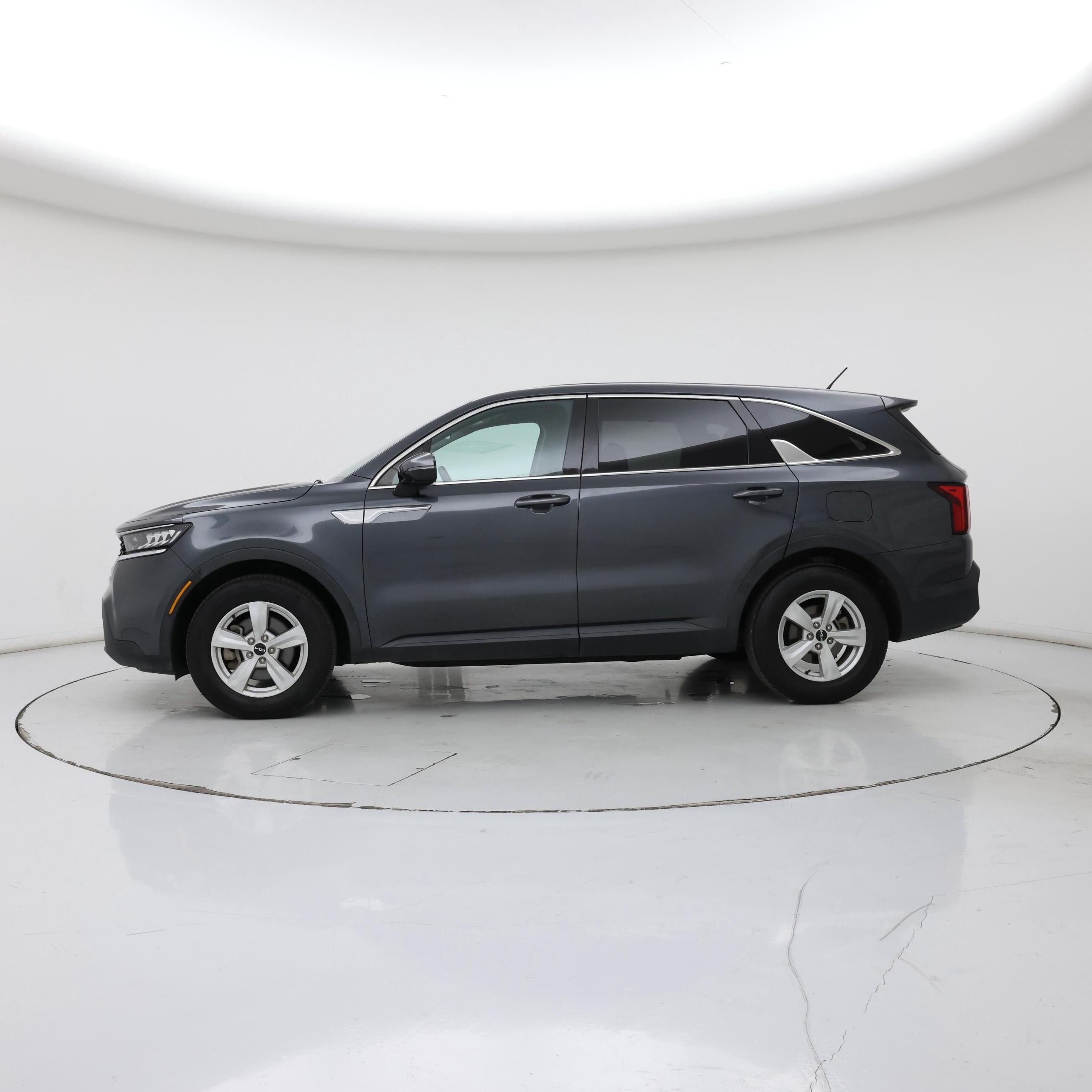 Thumbnail: 2023 Kia Sorento - 3