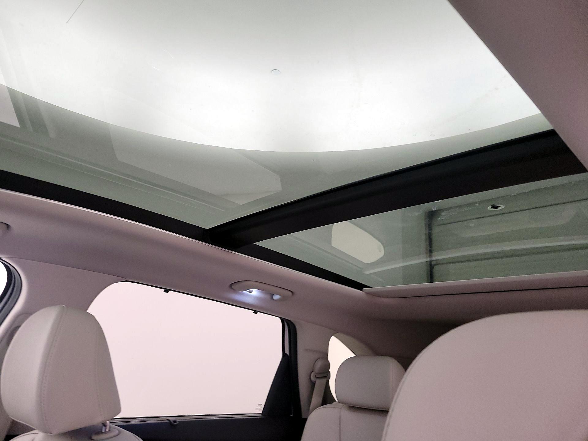 Thumbnail: 2023 Kia Sorento - 20
