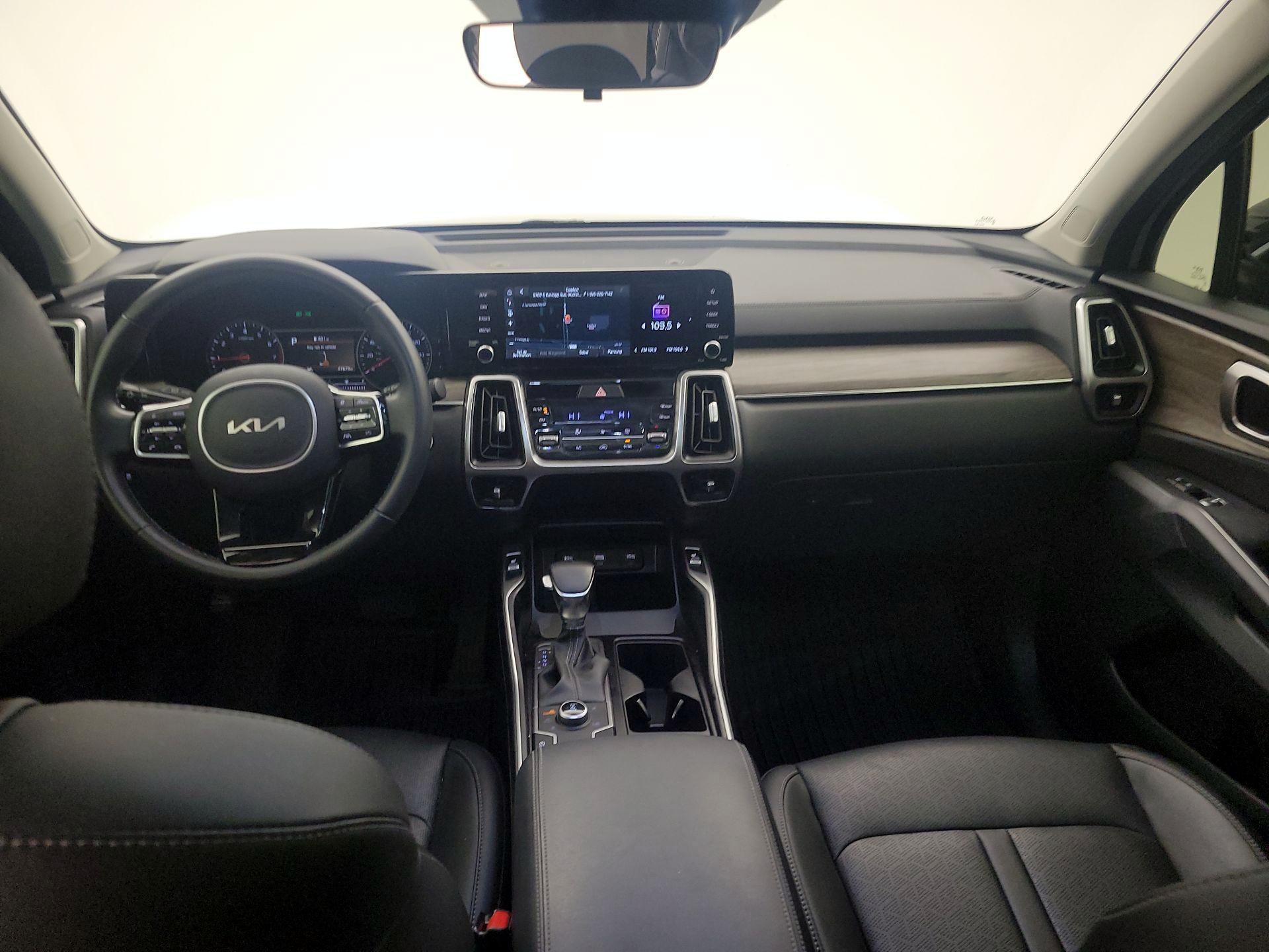Thumbnail: 2022 Kia Sorento - 9