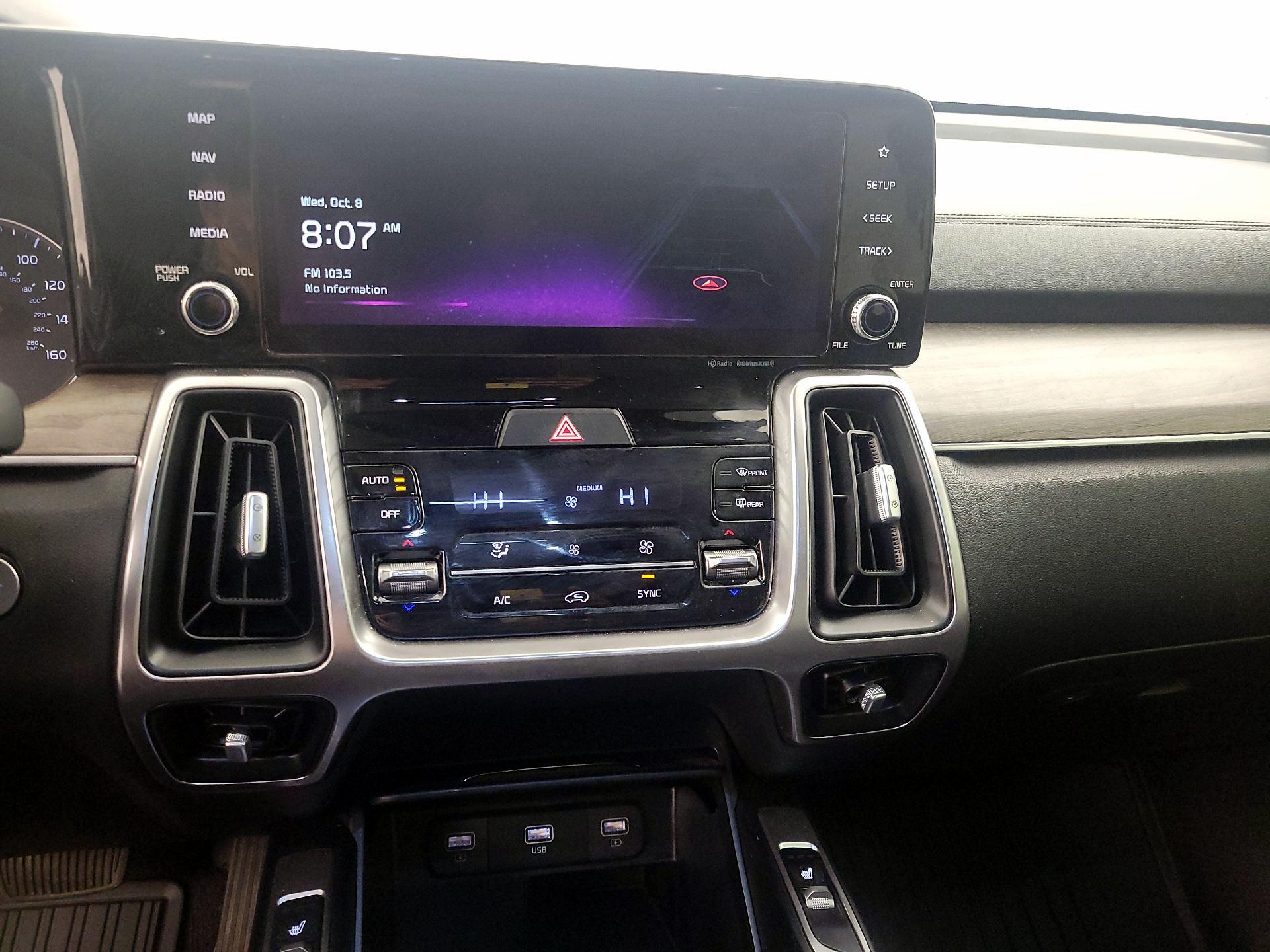 Thumbnail: 2022 Kia Sorento - 16