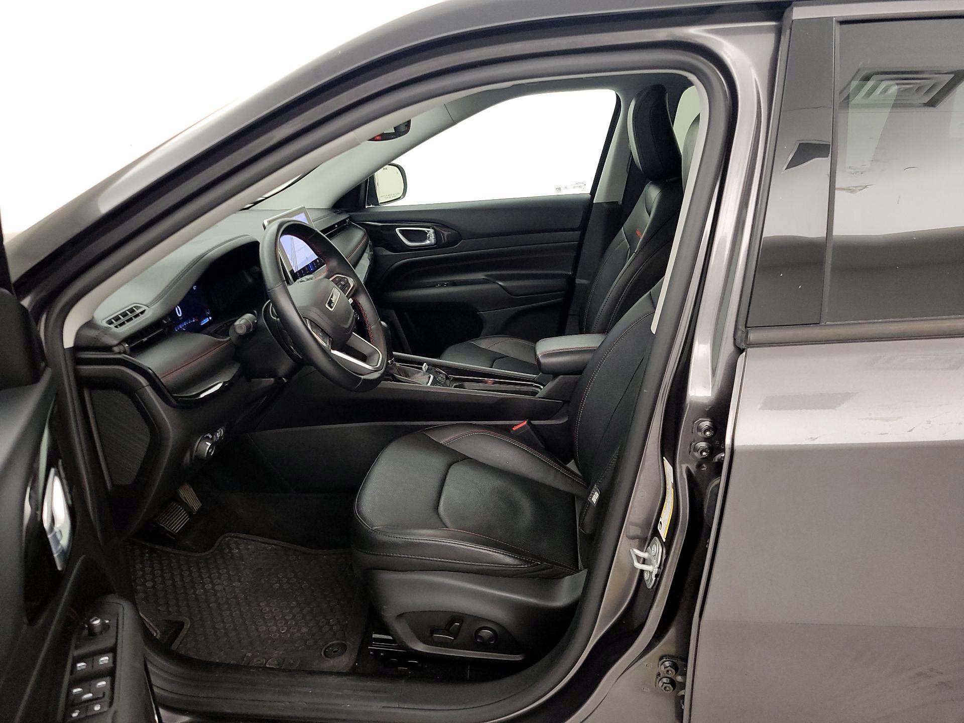 Thumbnail: 2022 Jeep Compass - 11