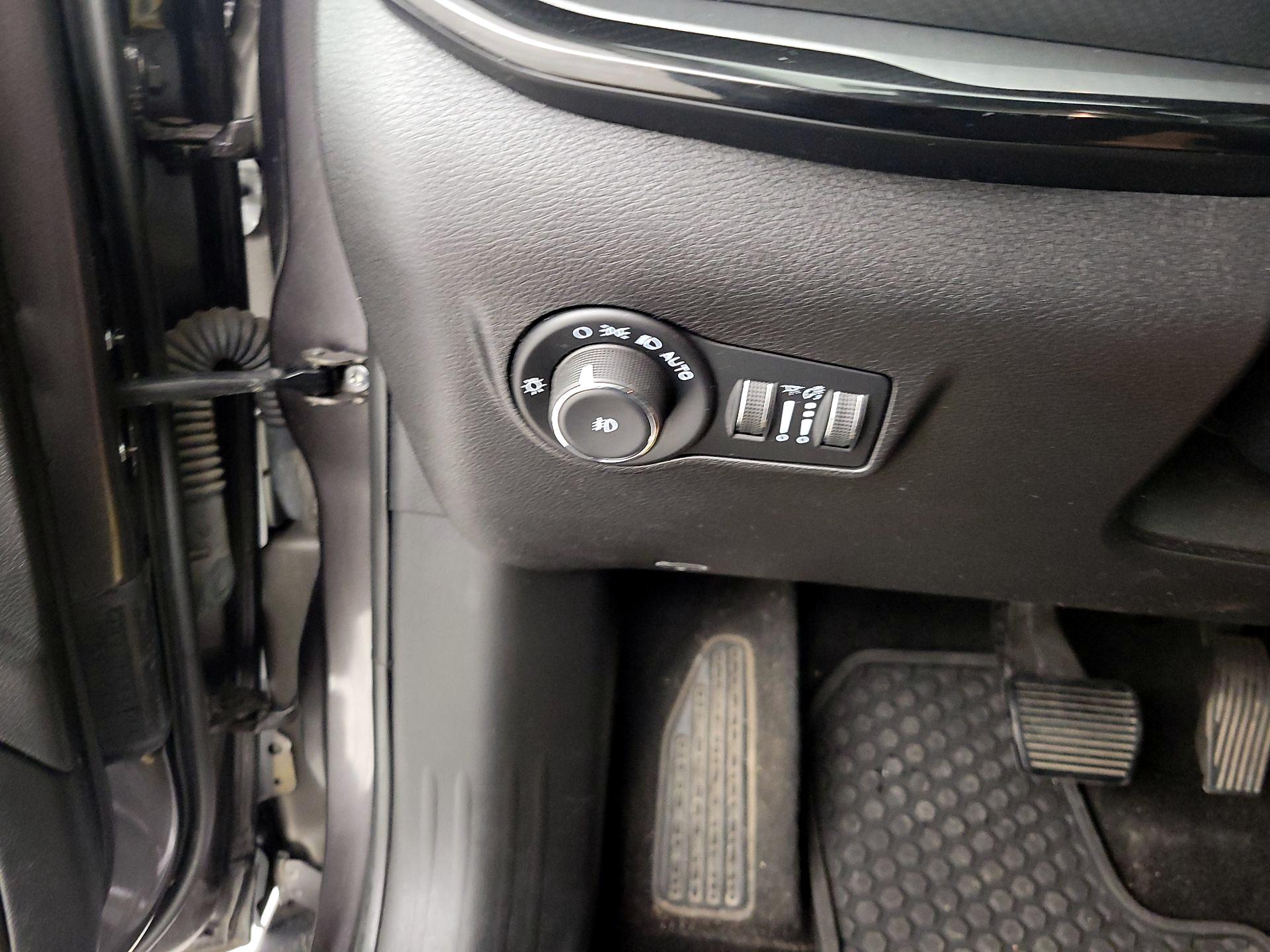 Thumbnail: 2022 Jeep Compass - 13